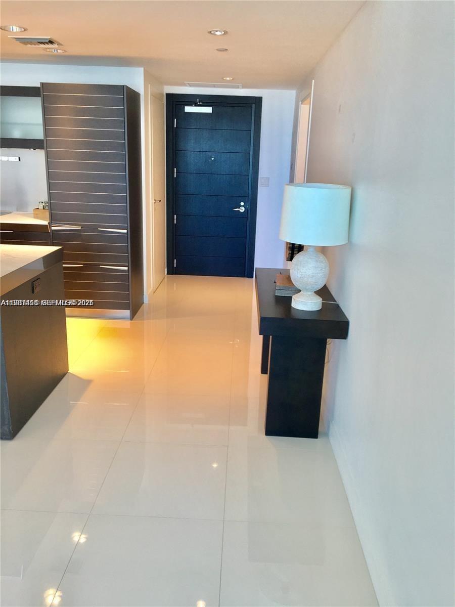 200 Biscayne Boulevard Way #3712, Miami FL 33131