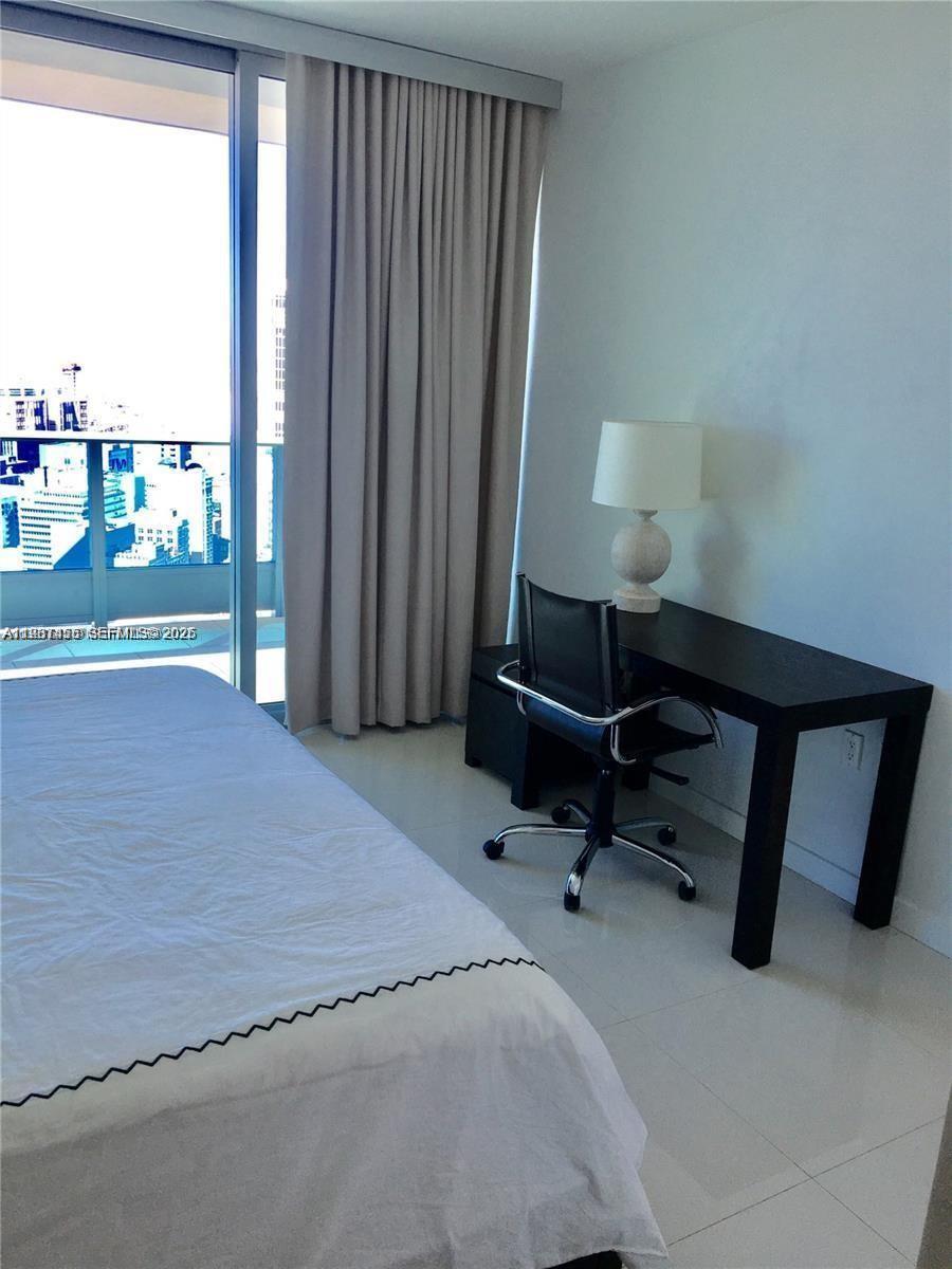 200 Biscayne Boulevard Way #3712, Miami FL 33131