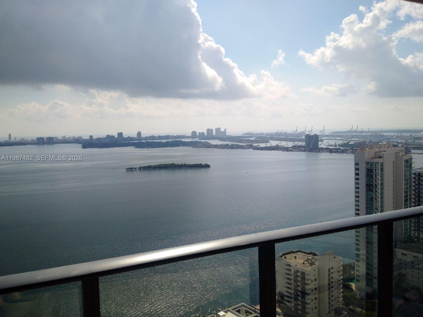 460 NE 28th St #3705, Miami FL 33137