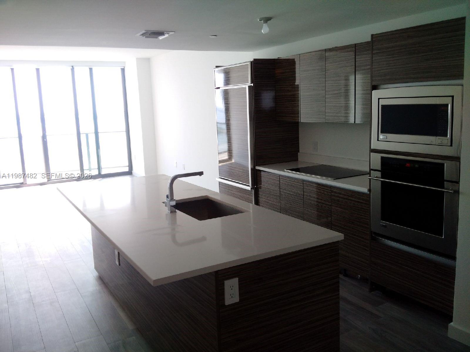 460 NE 28th St #3705, Miami FL 33137