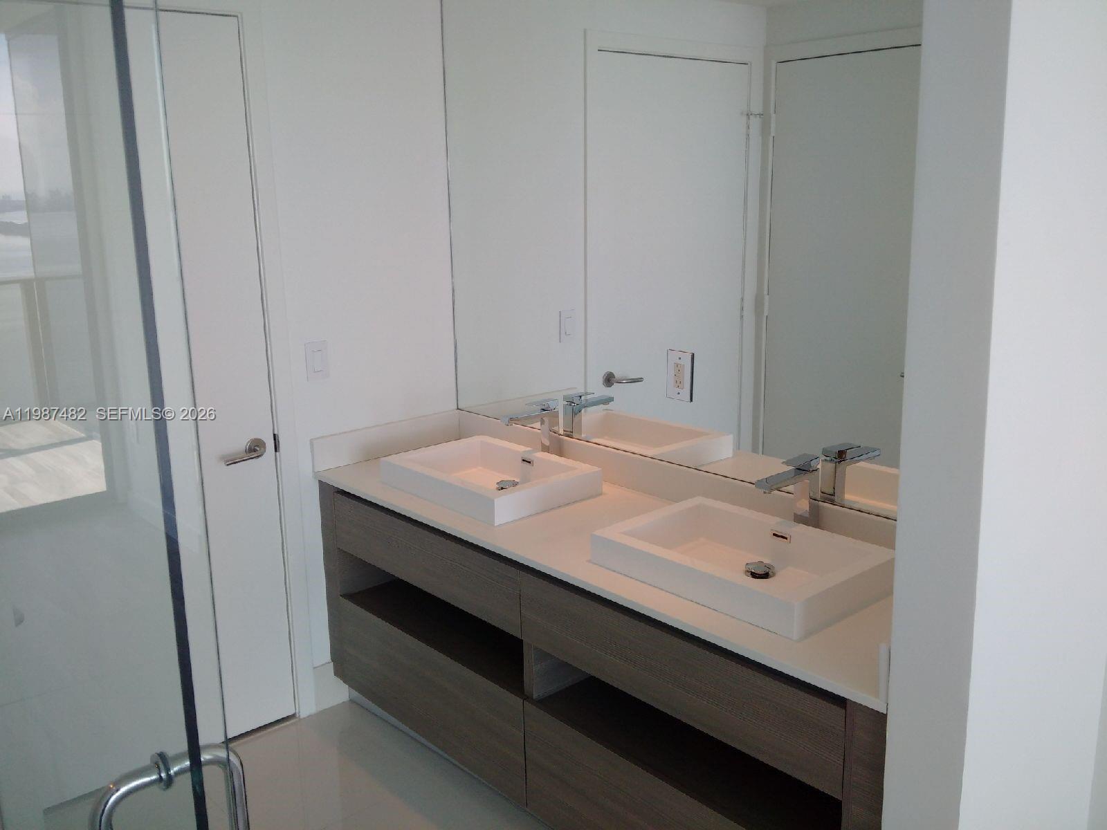 460 NE 28th St #3705, Miami FL 33137