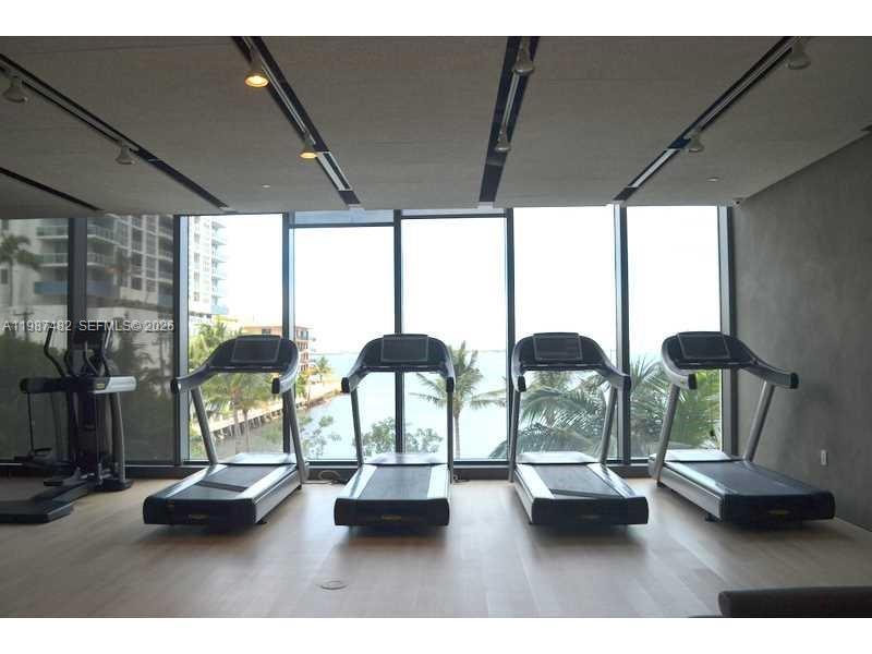460 NE 28th St #3705, Miami FL 33137