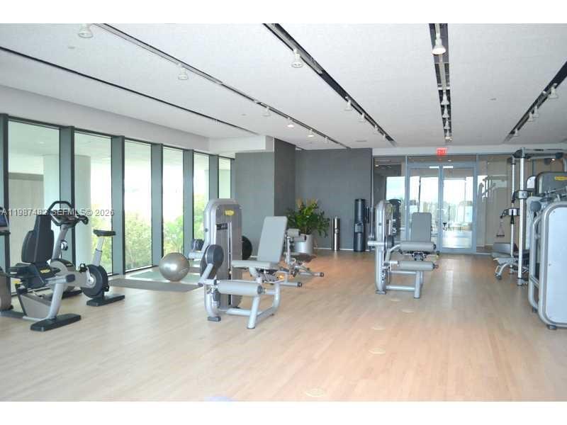 460 NE 28th St #3705, Miami FL 33137