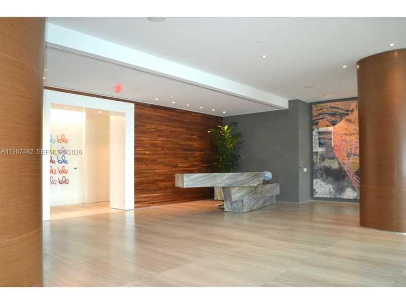 460 NE 28th St #3705, Miami FL 33137