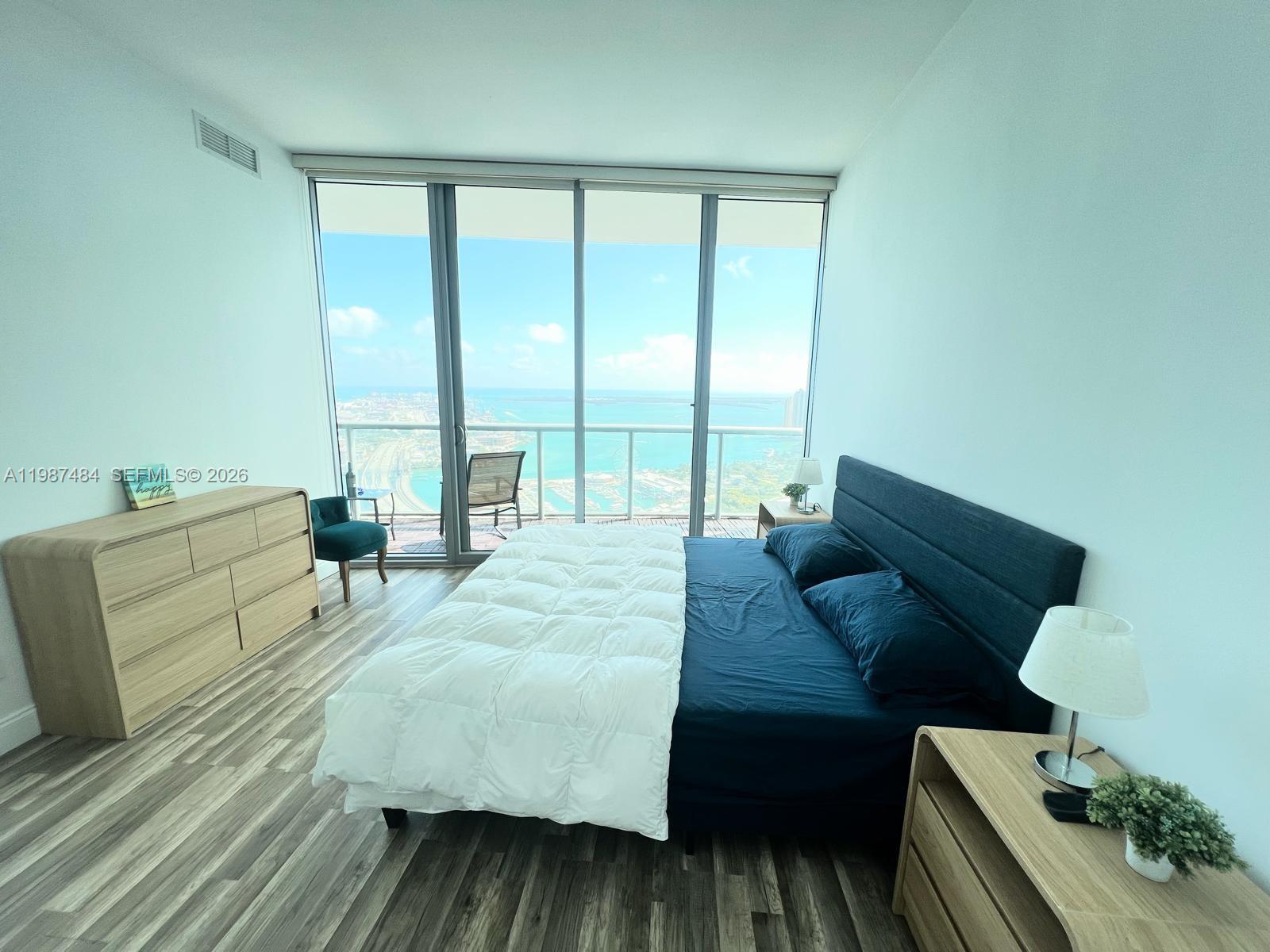 888 Biscayne Blvd #4807, Miami FL 33132
