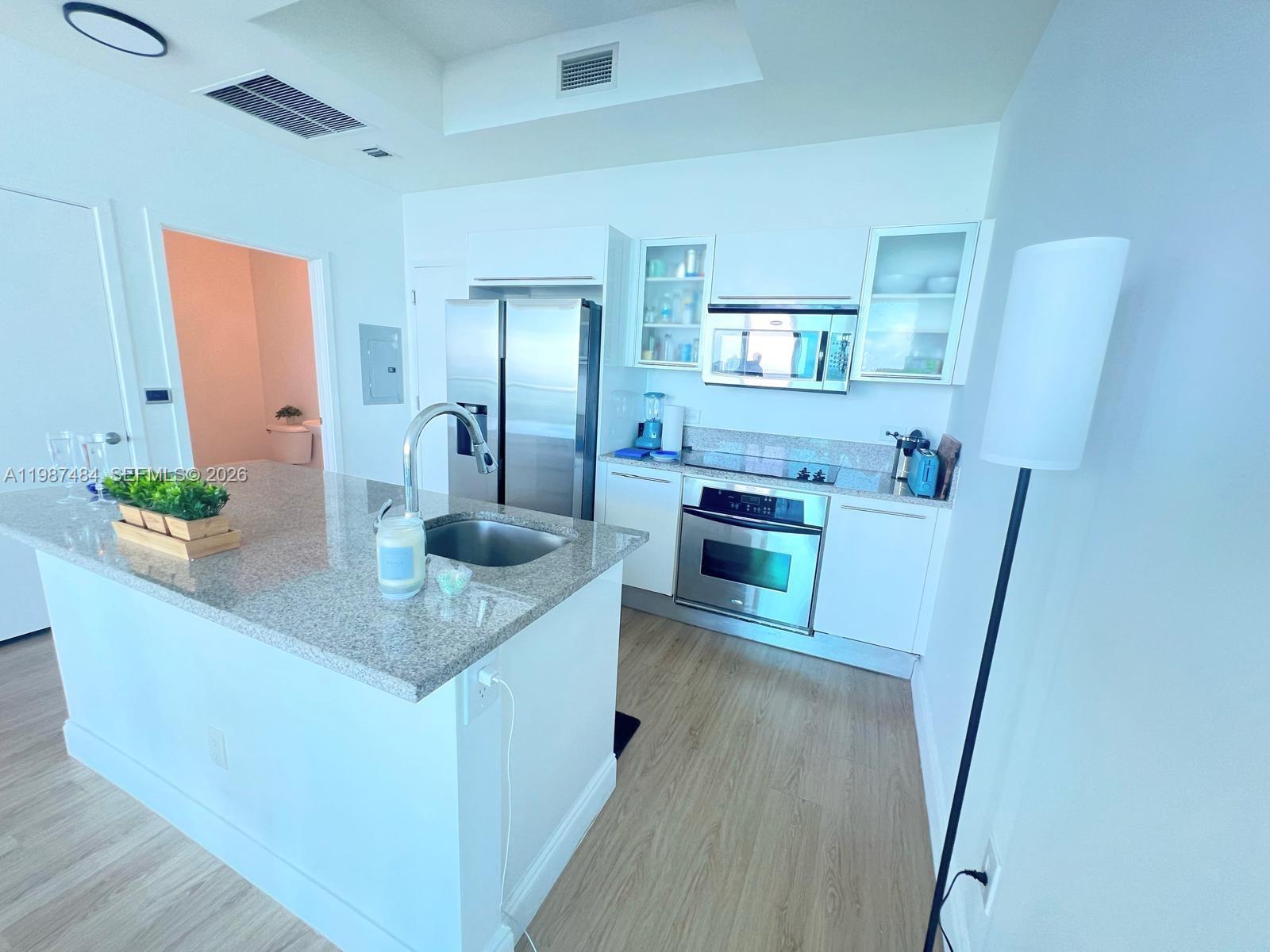 888 Biscayne Blvd #4807, Miami FL 33132
