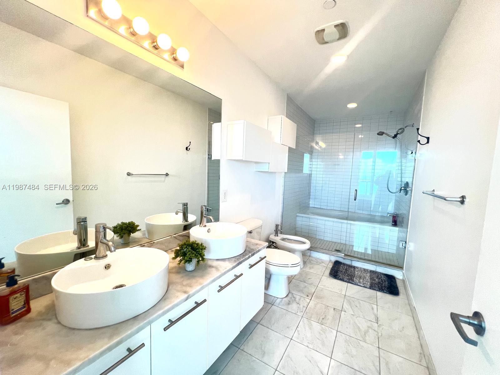 888 Biscayne Blvd #4807, Miami FL 33132