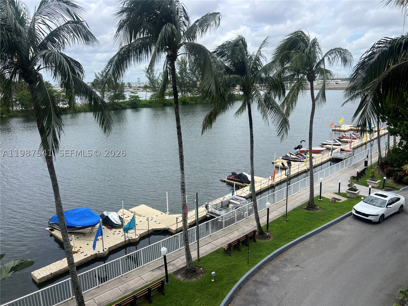 5077 NW 7th St #917, Miami FL 33126
