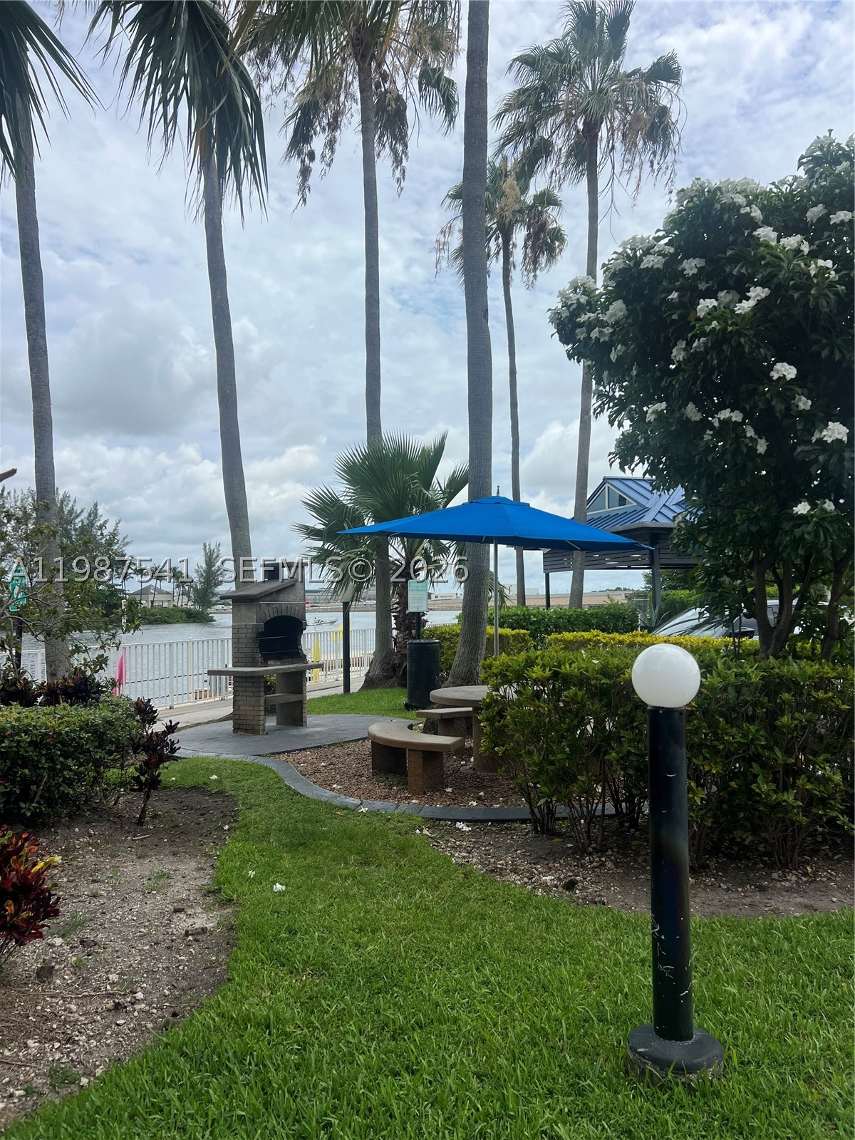 5077 NW 7th St #917, Miami FL 33126