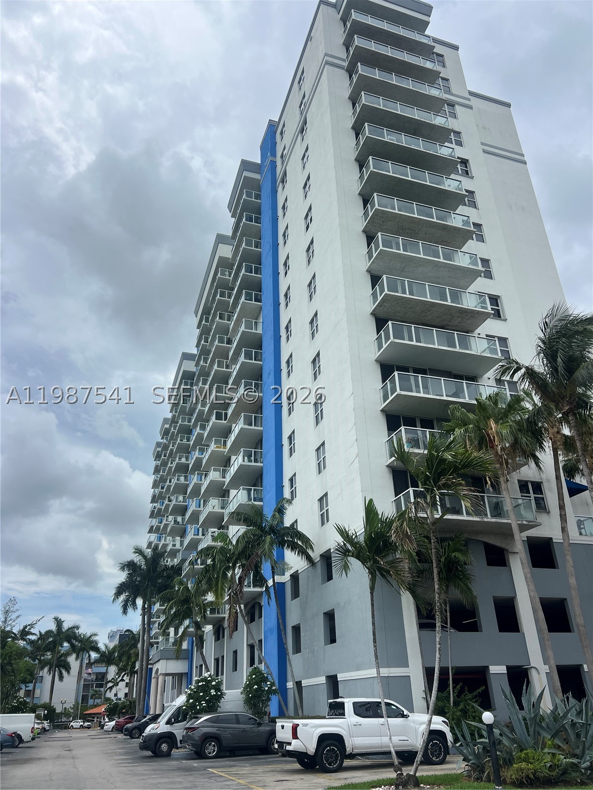 5077 NW 7th St #917, Miami FL 33126
