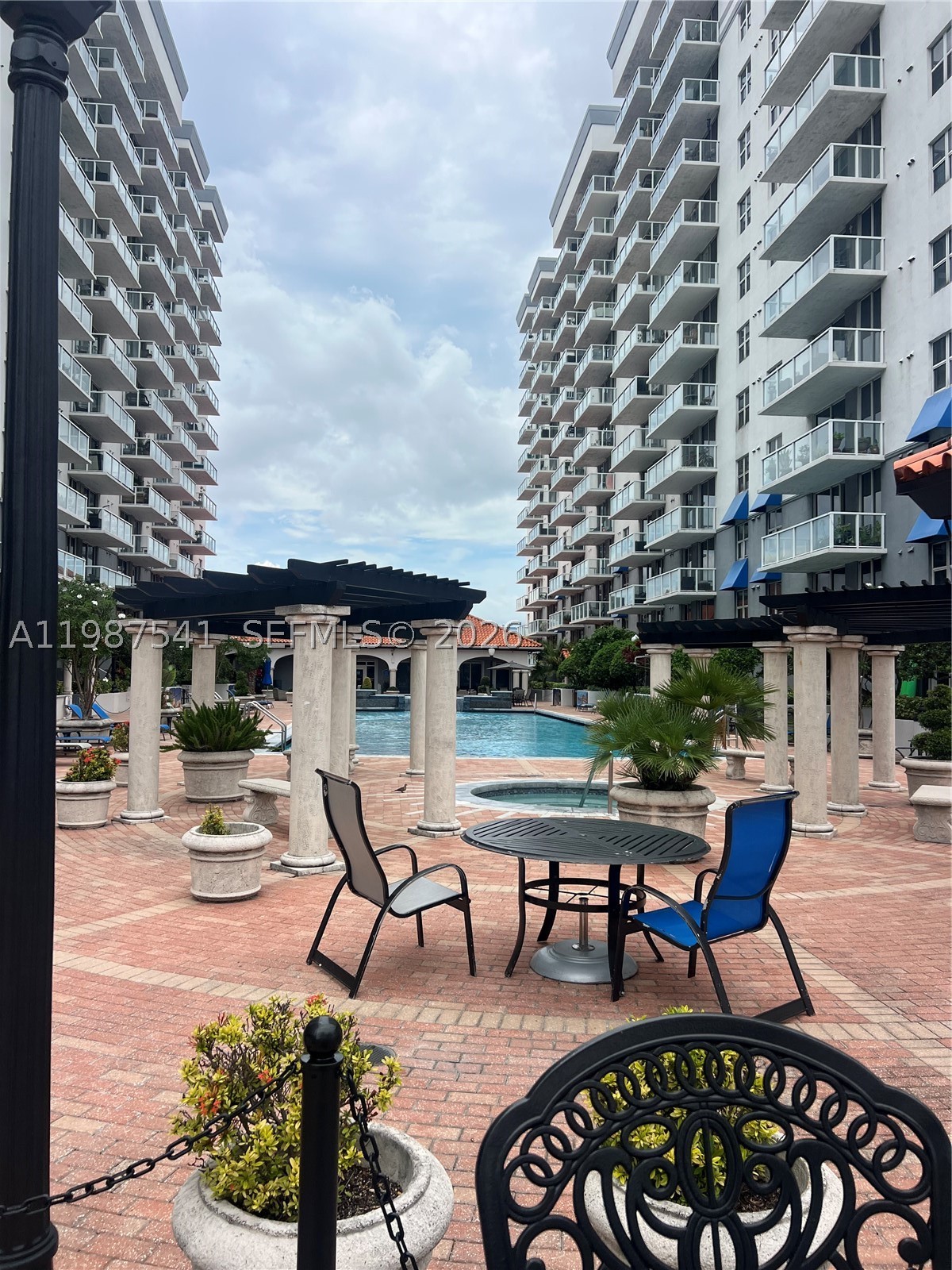 5077 NW 7th St #917, Miami FL 33126