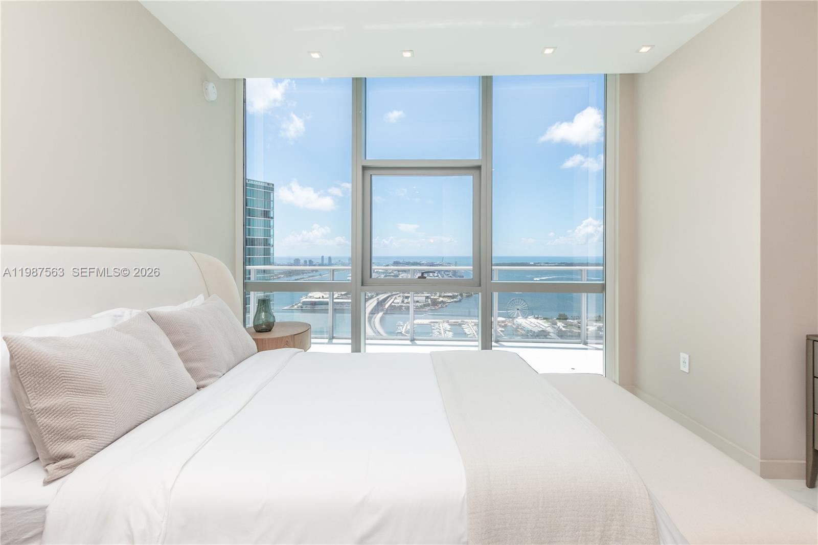 851 NE 1st Ave #PH 4611, Miami FL 33132