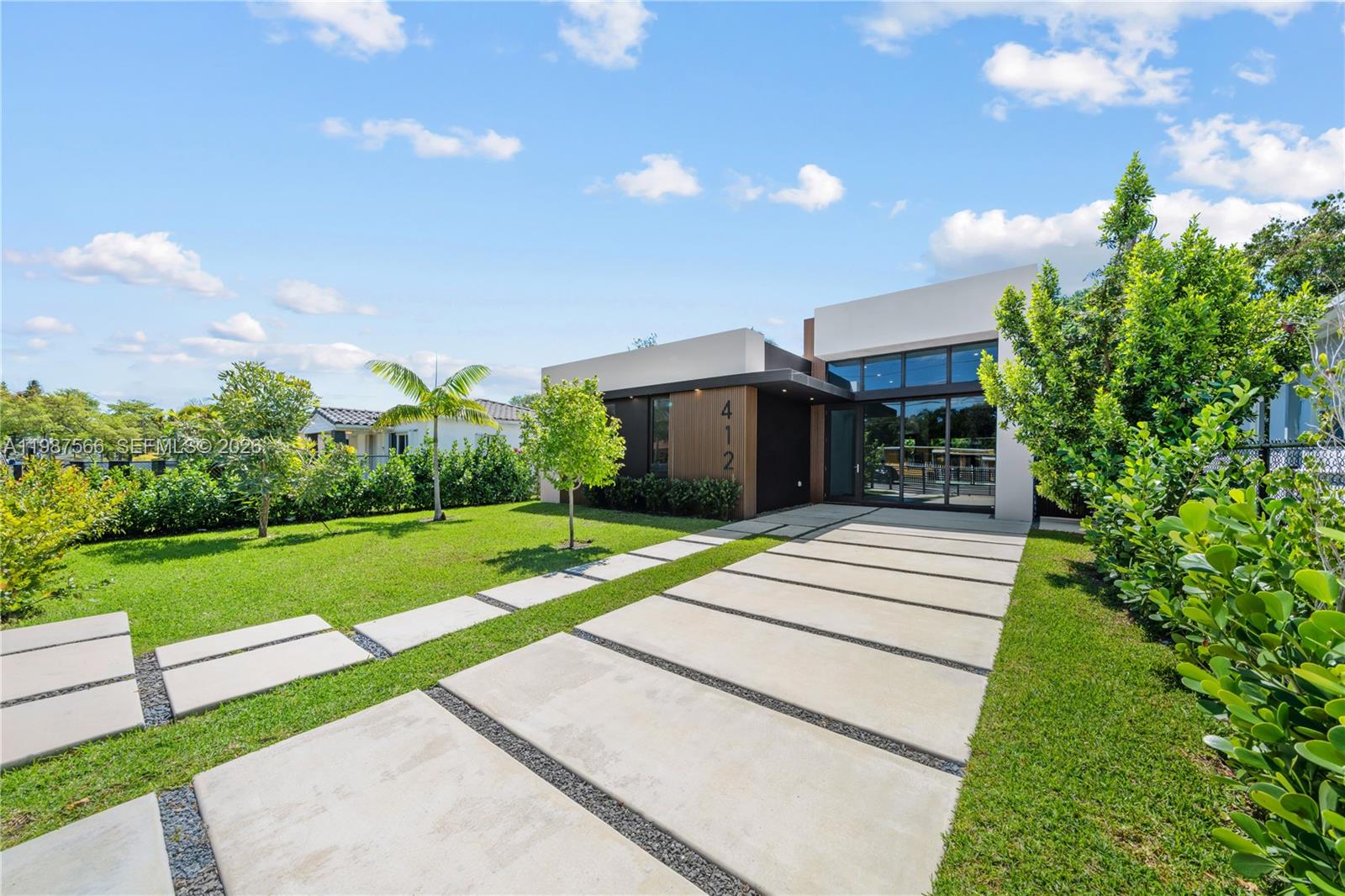 412 NW 47th St, Miami FL 33127