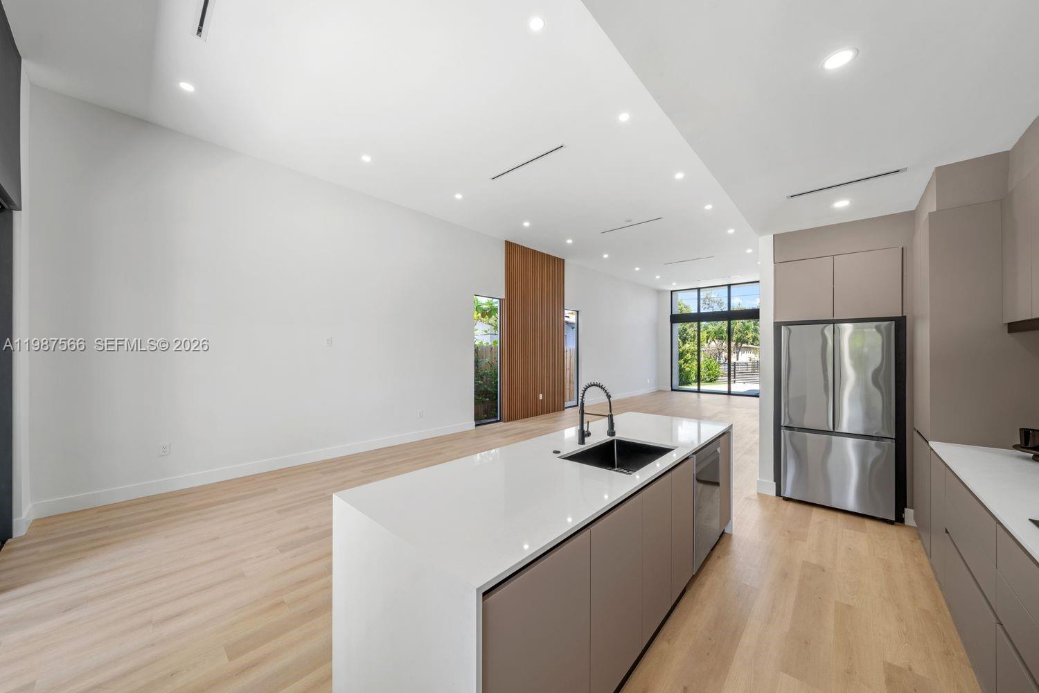 412 NW 47th St, Miami FL 33127