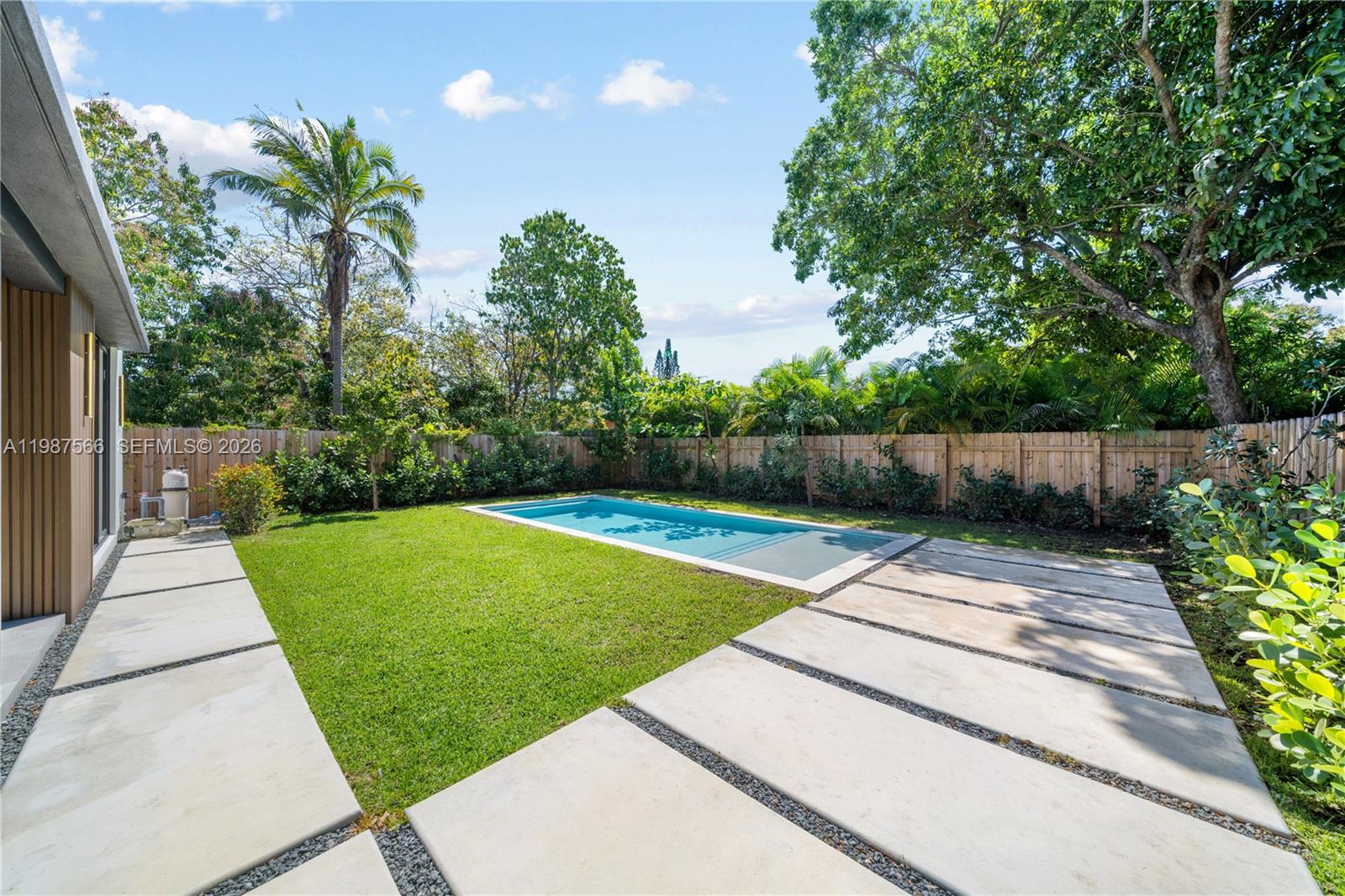 412 NW 47th St, Miami FL 33127