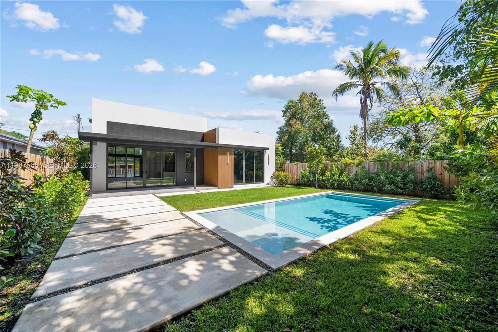 412 NW 47th St, Miami FL 33127
