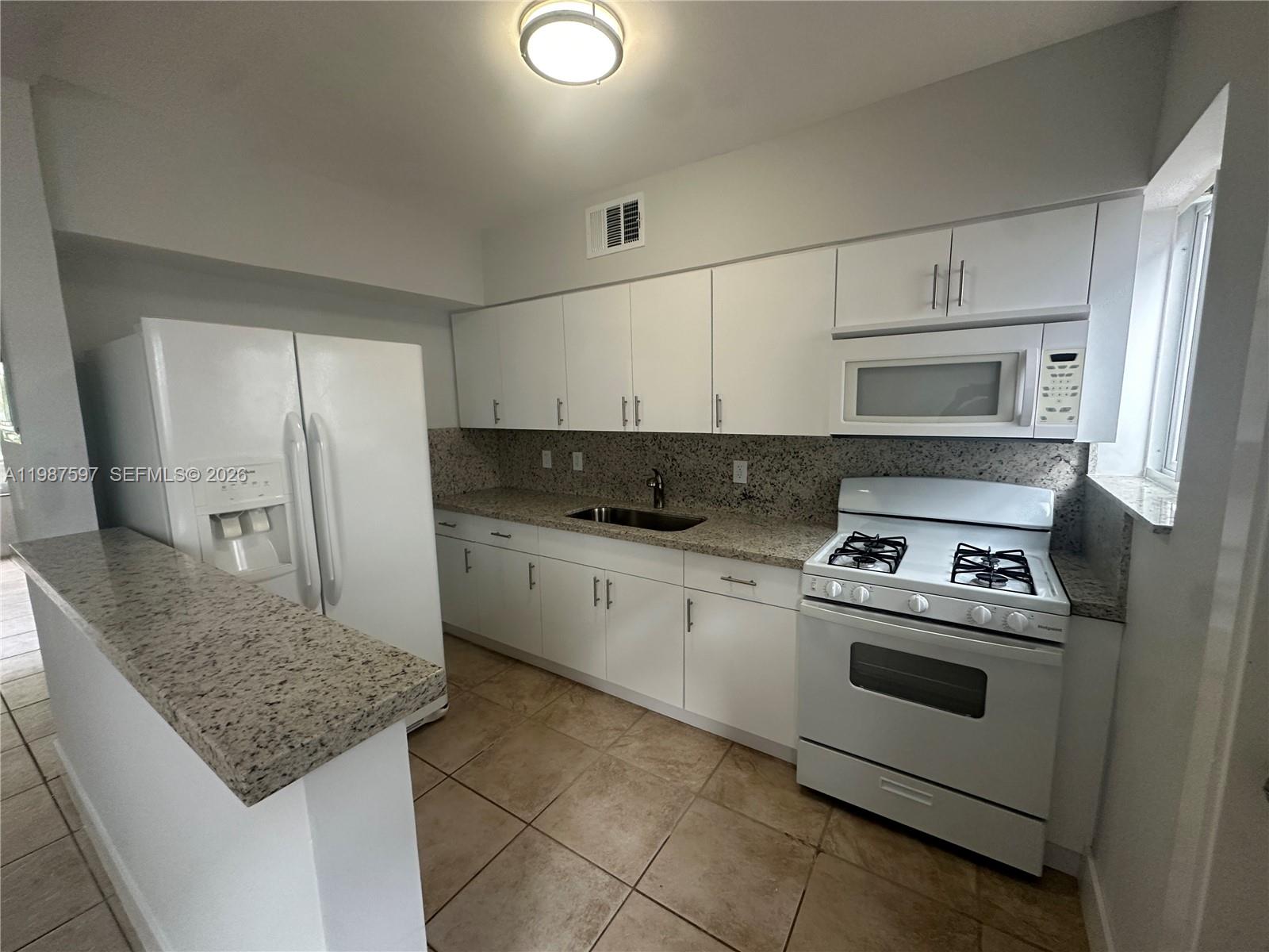 8125 Hawthorne Ave #1, Miami Beach FL 33141
