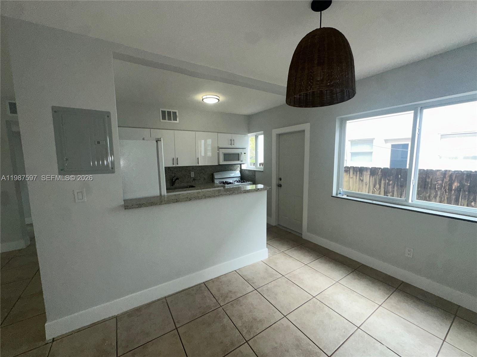 8125 Hawthorne Ave #1, Miami Beach FL 33141