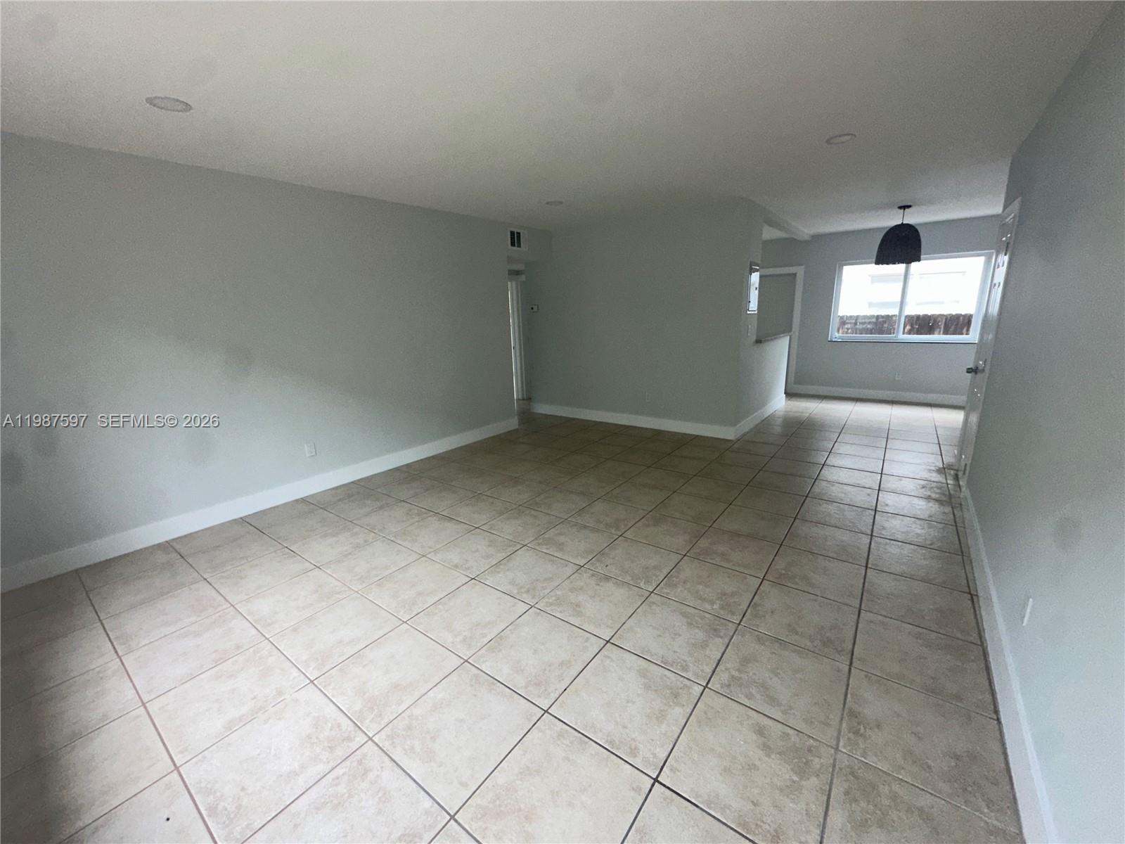 8125 Hawthorne Ave #1, Miami Beach FL 33141