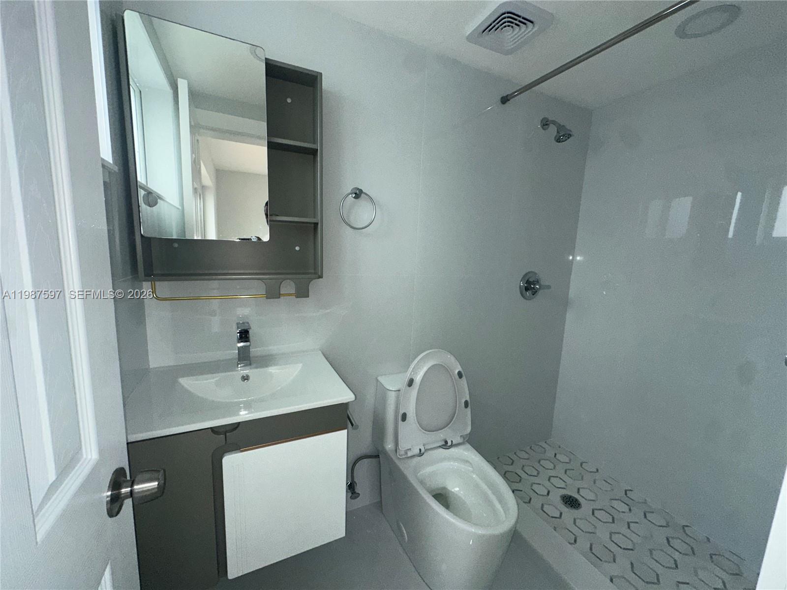 8125 Hawthorne Ave #1, Miami Beach FL 33141