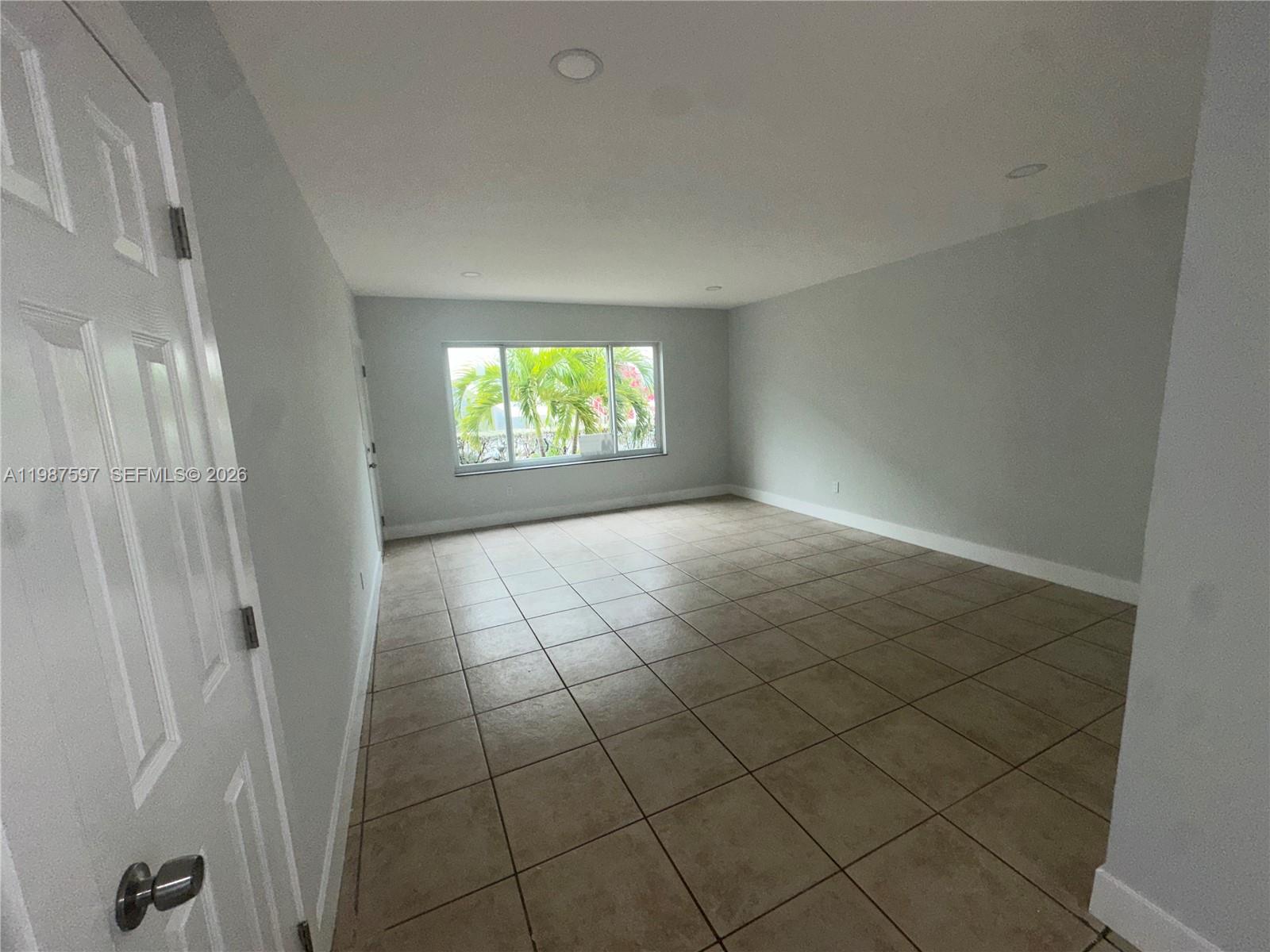 8125 Hawthorne Ave #1, Miami Beach FL 33141