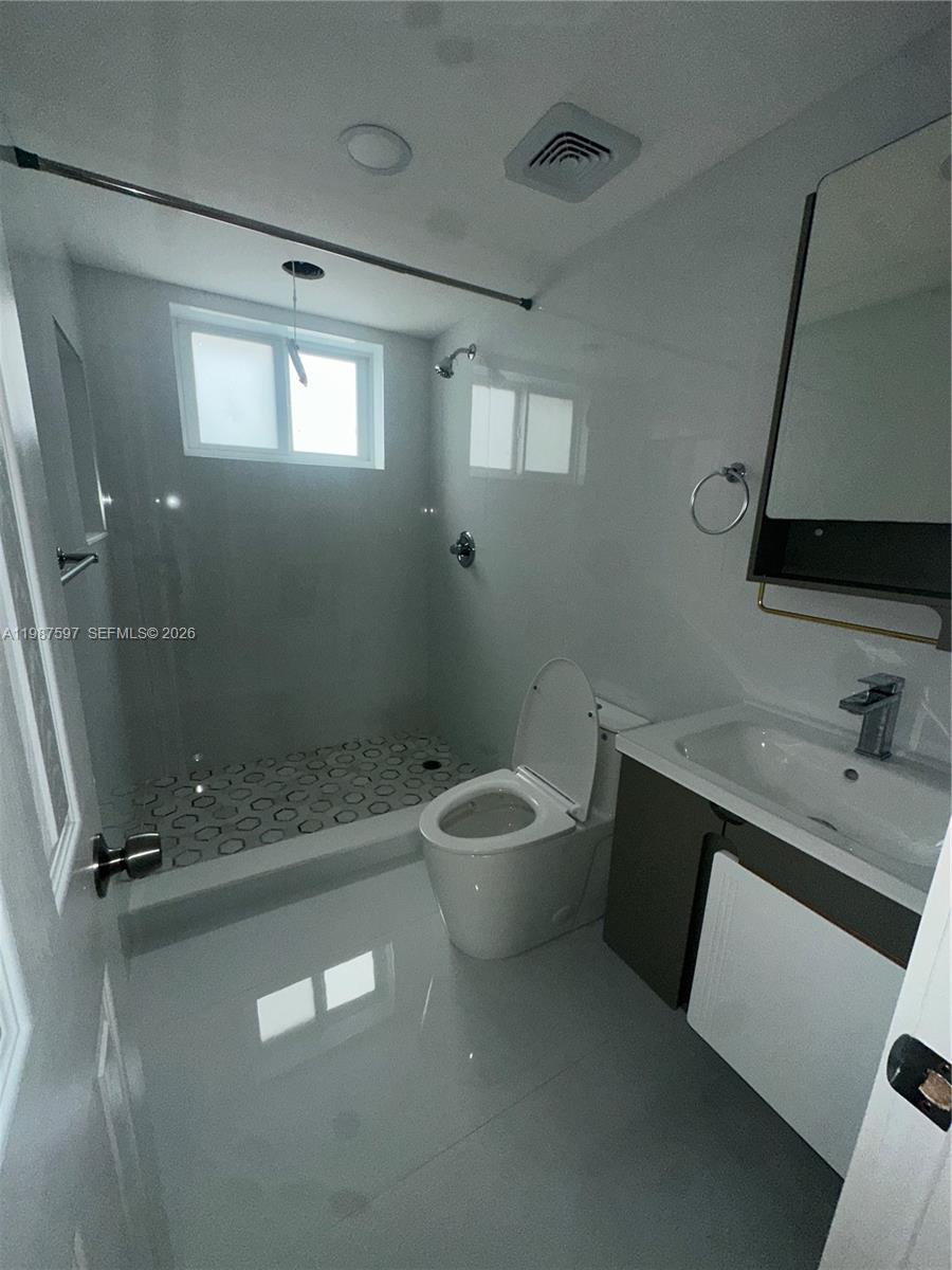 8125 Hawthorne Ave #1, Miami Beach FL 33141
