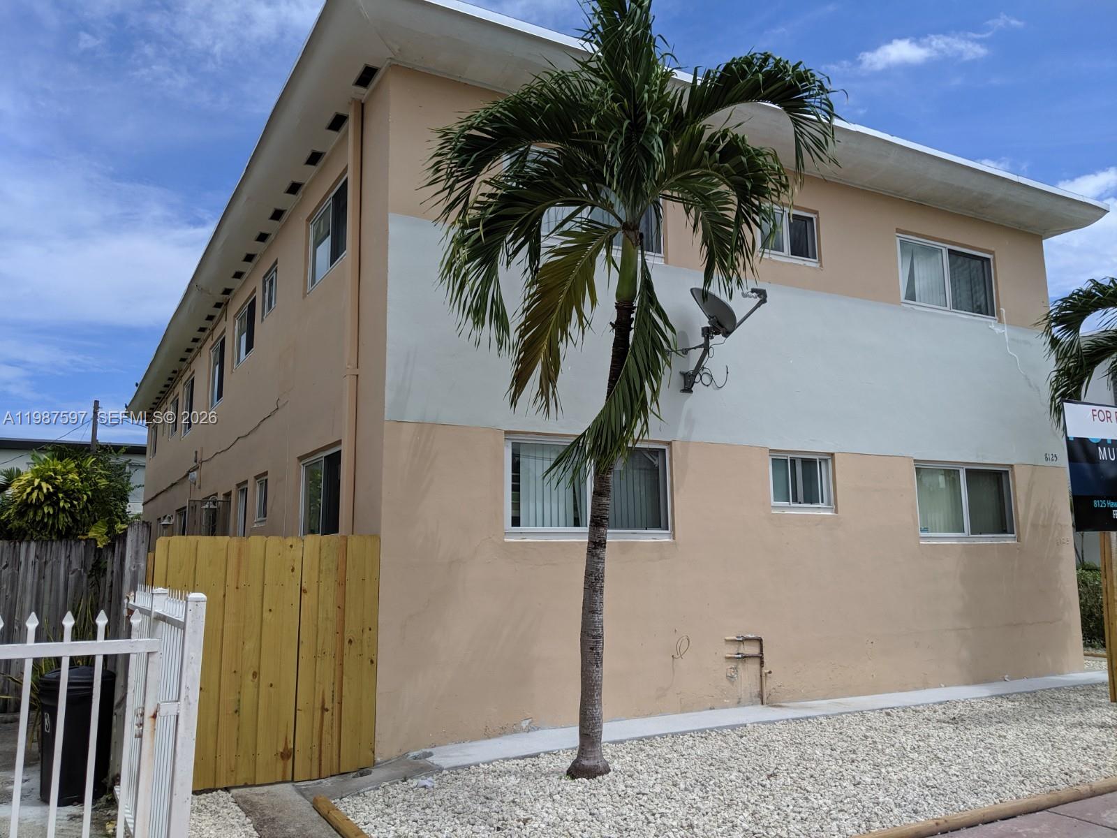 8125 Hawthorne Ave #1, Miami Beach FL 33141