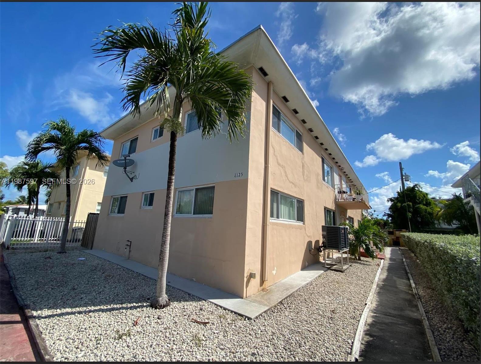 8125 Hawthorne Ave #1, Miami Beach FL 33141