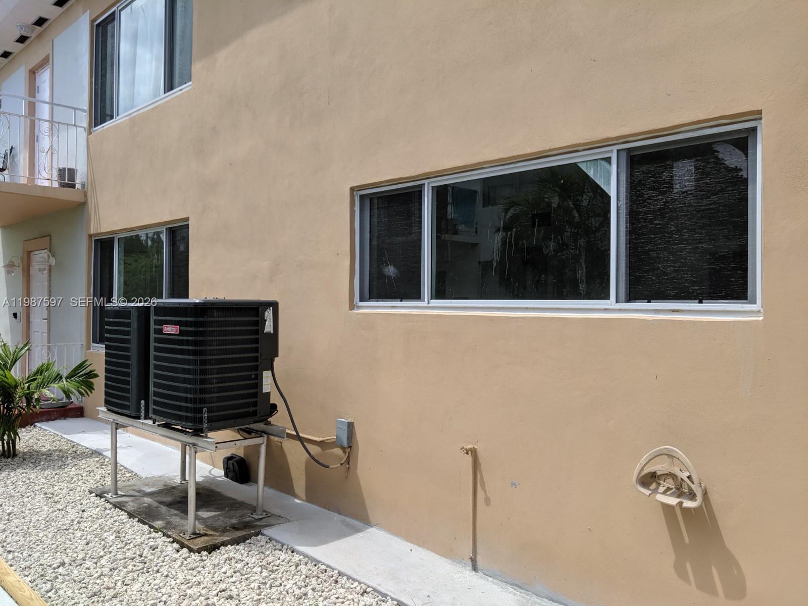 8125 Hawthorne Ave #1, Miami Beach FL 33141