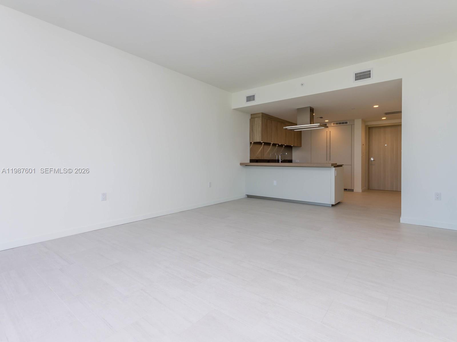 1000 Brickell Plz #4104, Miami FL 33131