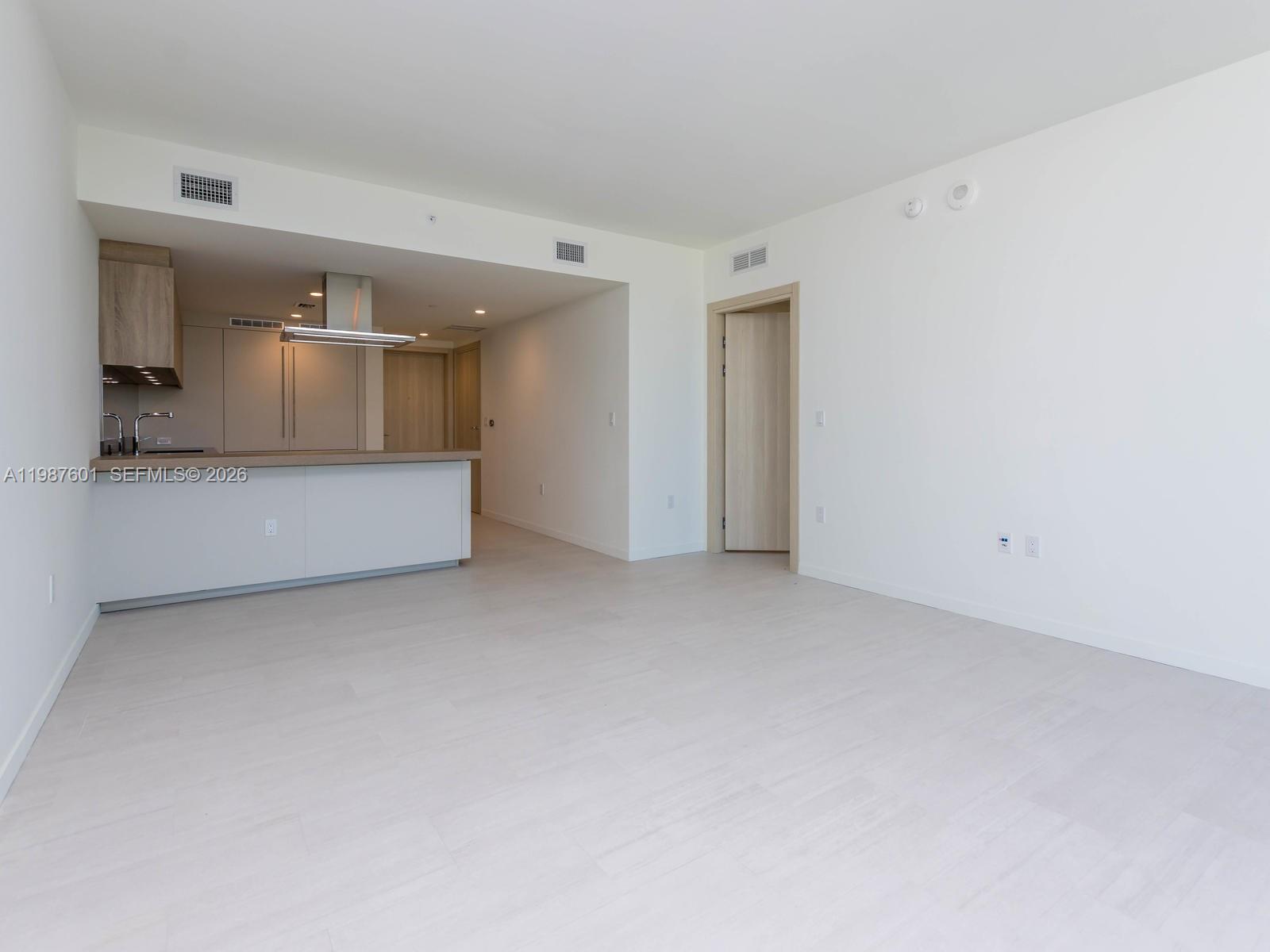 1000 Brickell Plz #4104, Miami FL 33131