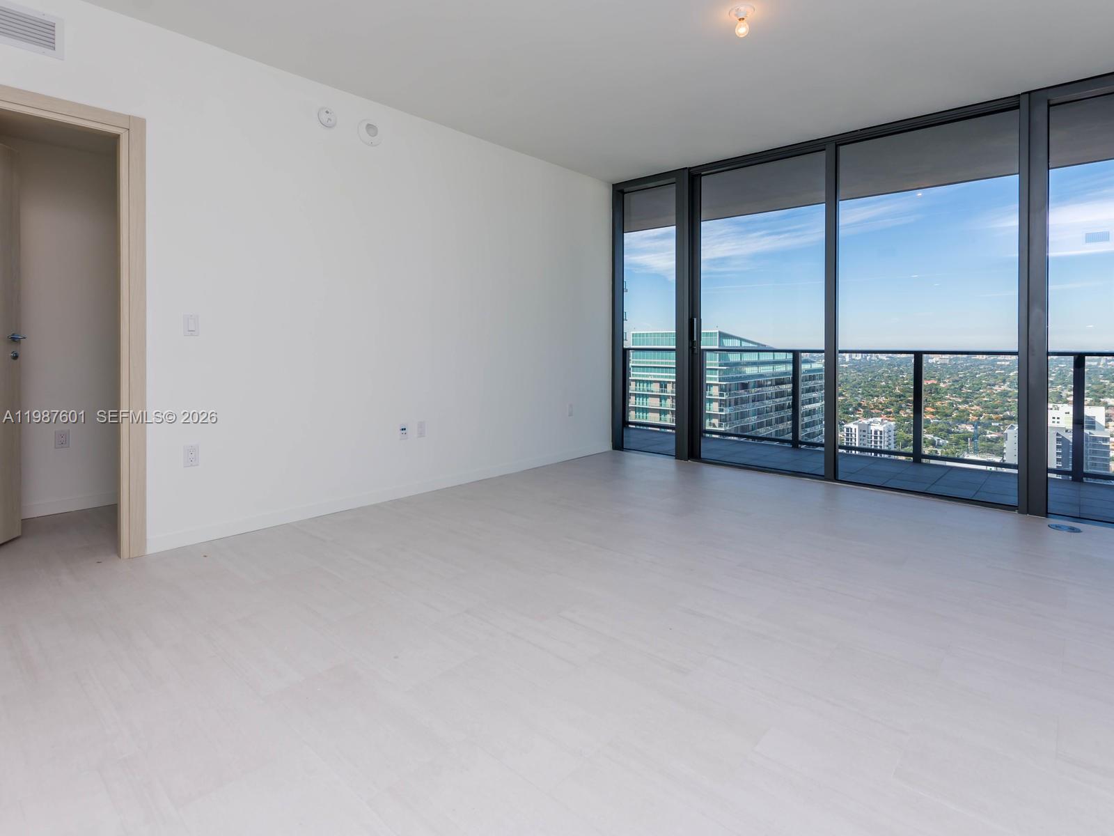 1000 Brickell Plz #4104, Miami FL 33131