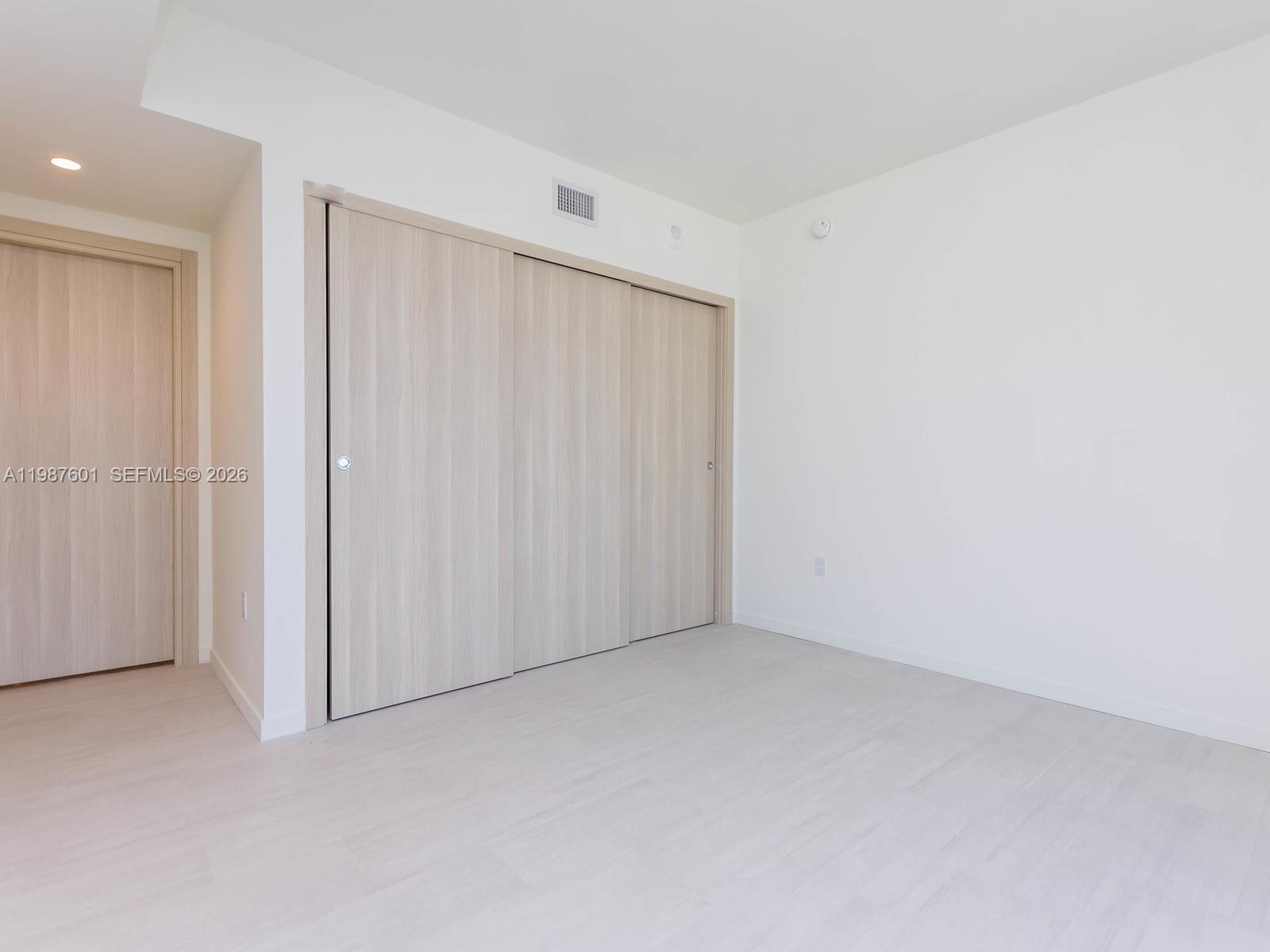 1000 Brickell Plz #4104, Miami FL 33131