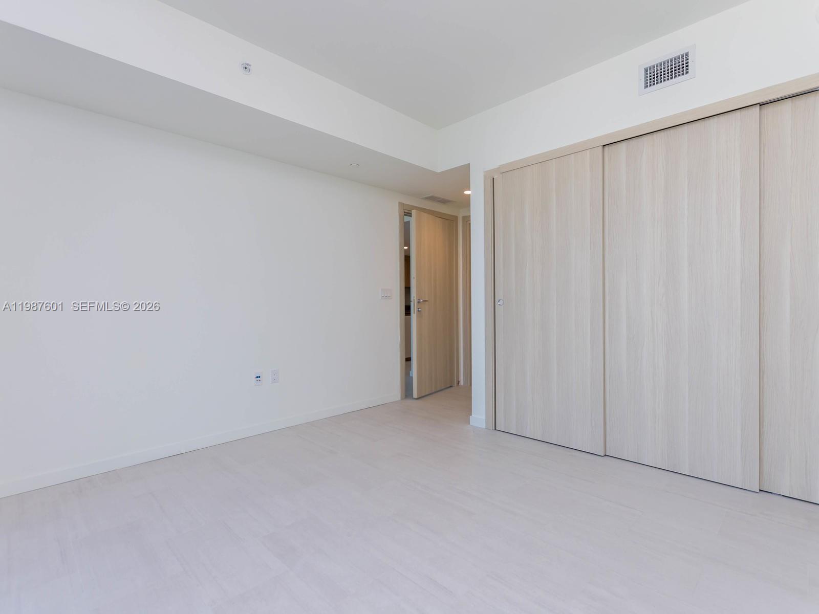 1000 Brickell Plz #4104, Miami FL 33131