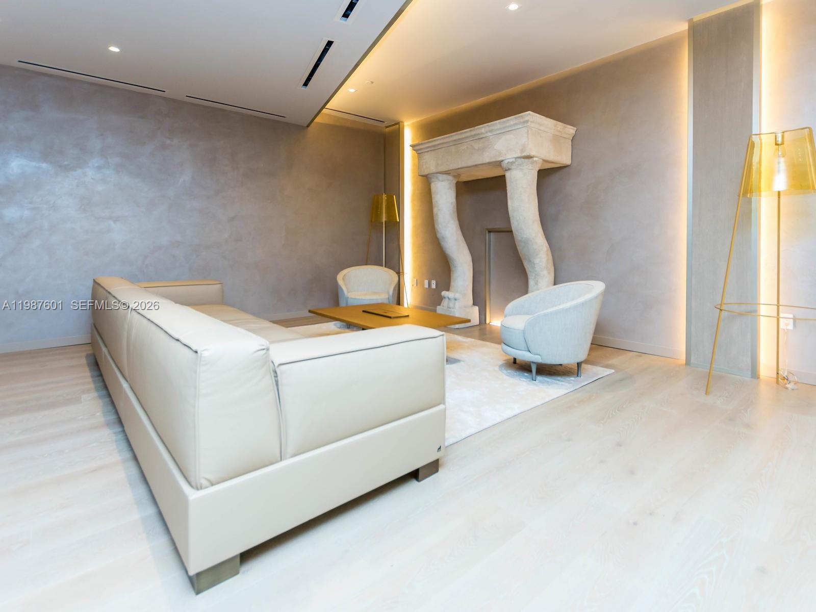 1000 Brickell Plz #4104, Miami FL 33131