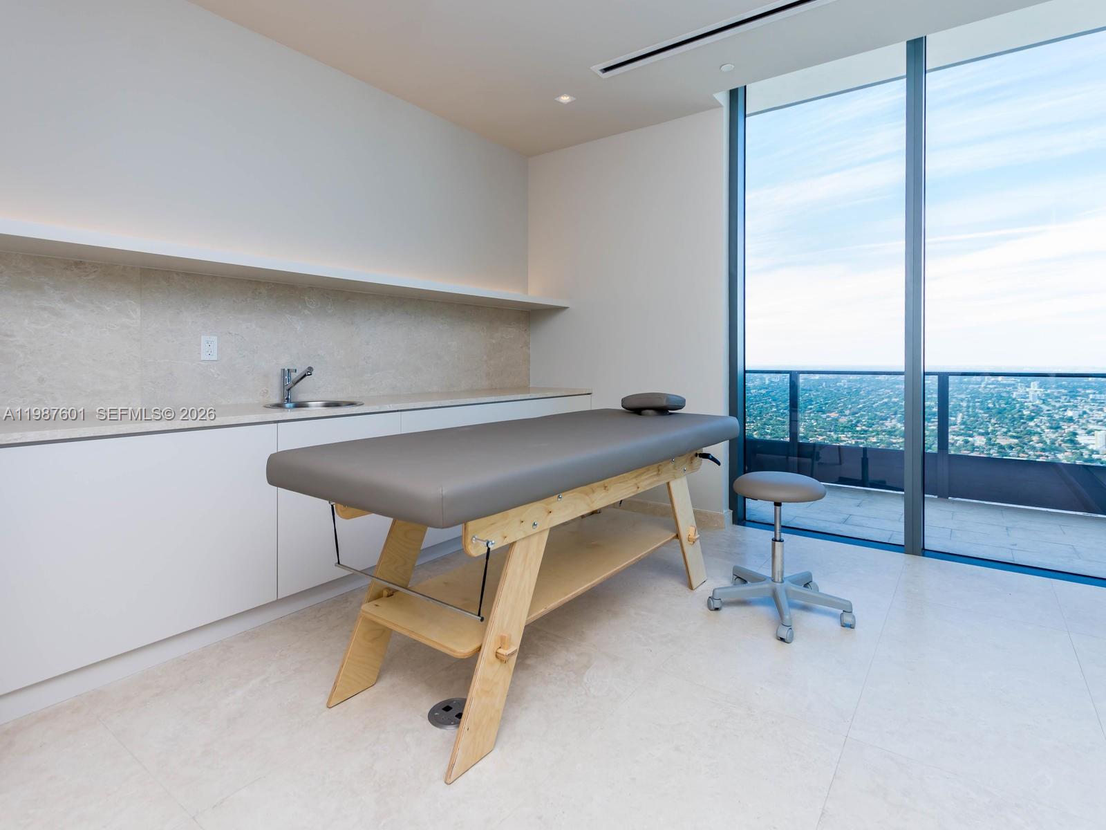 1000 Brickell Plz #4104, Miami FL 33131