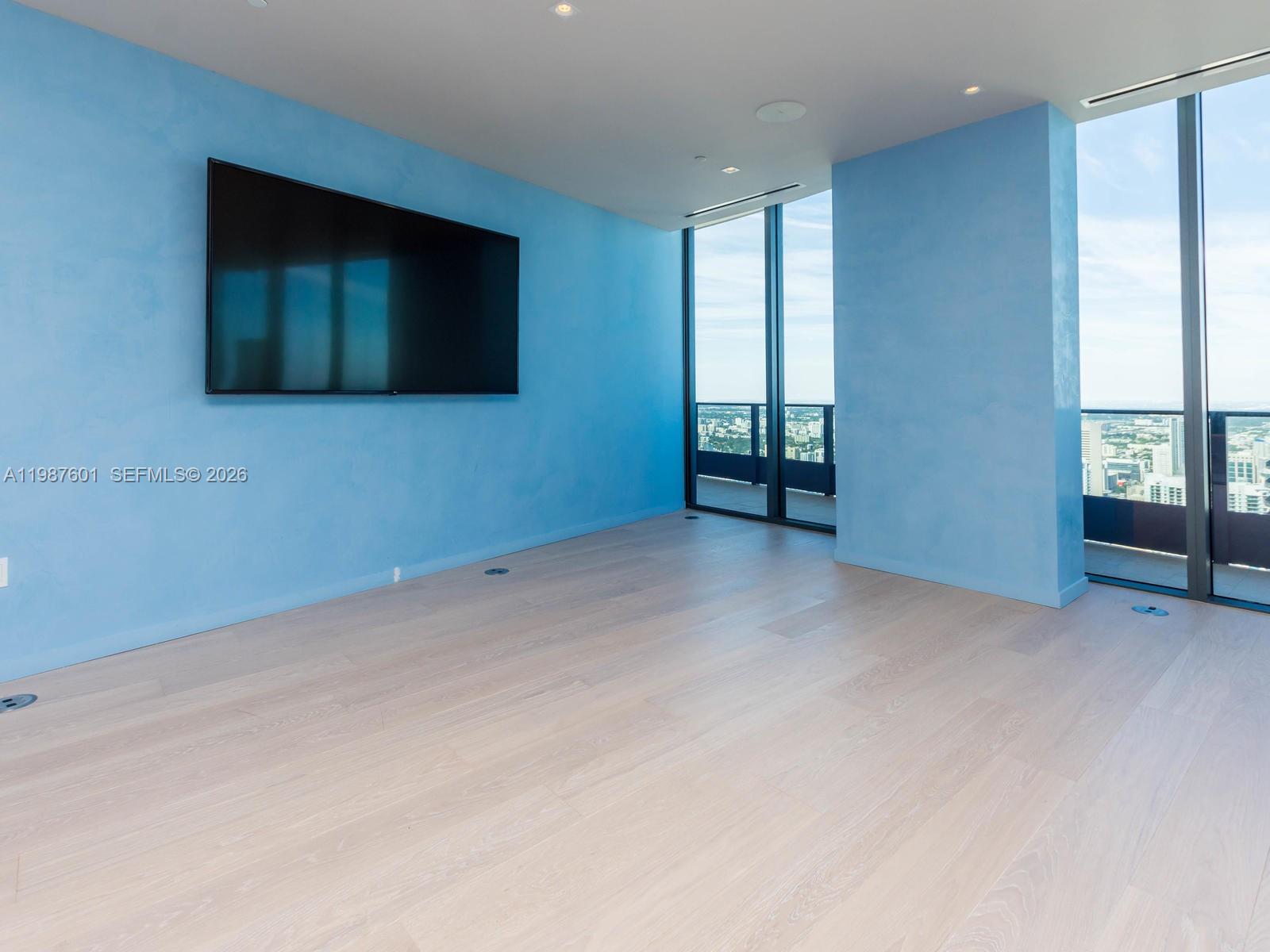 1000 Brickell Plz #4104, Miami FL 33131