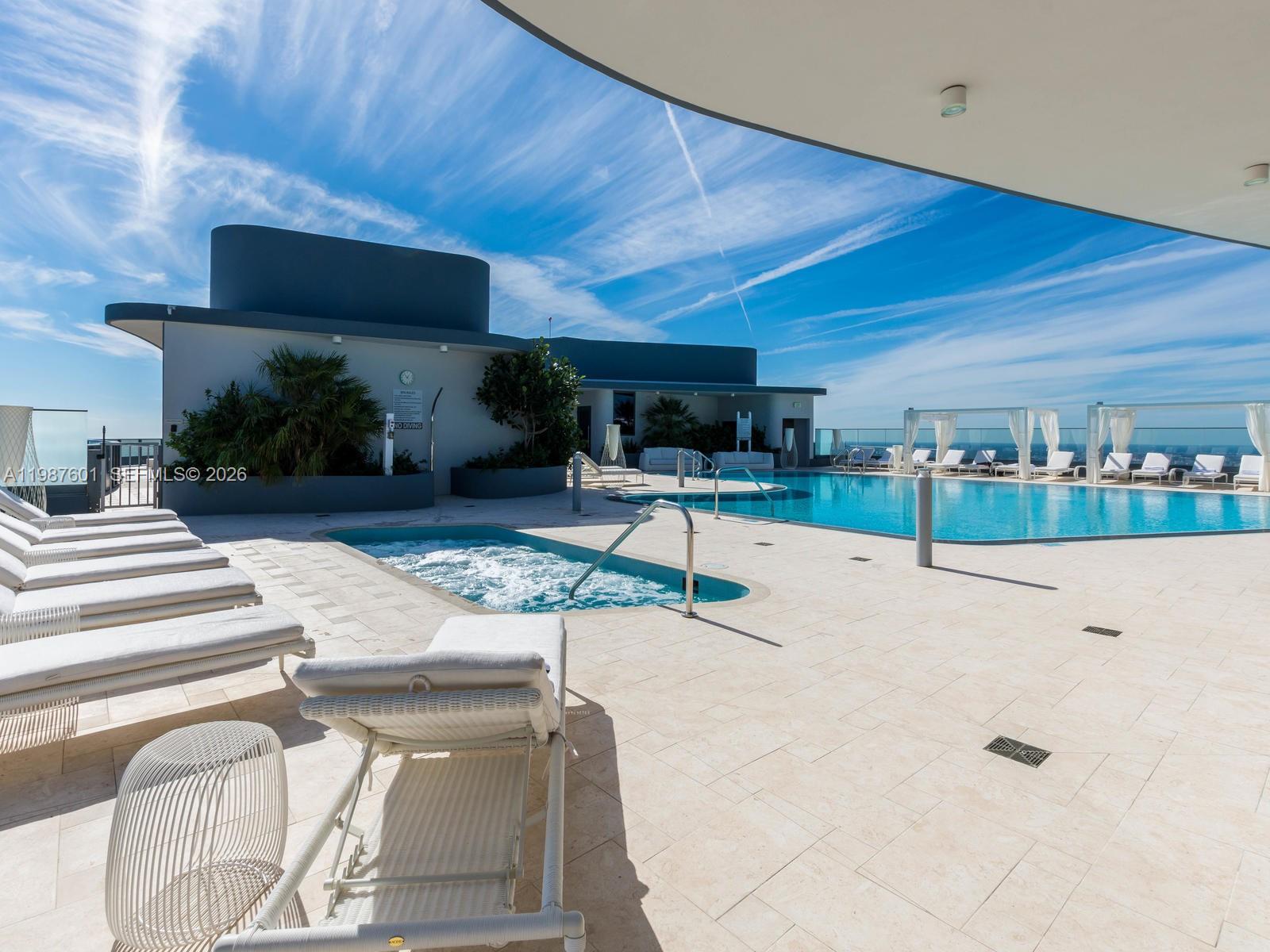 1000 Brickell Plz #4104, Miami FL 33131