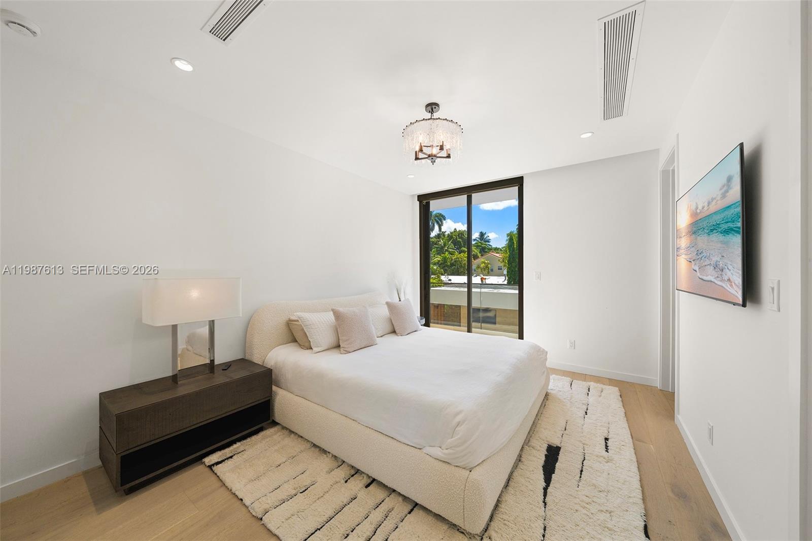 4041 S Le Jeune Rd, Miami FL 33146