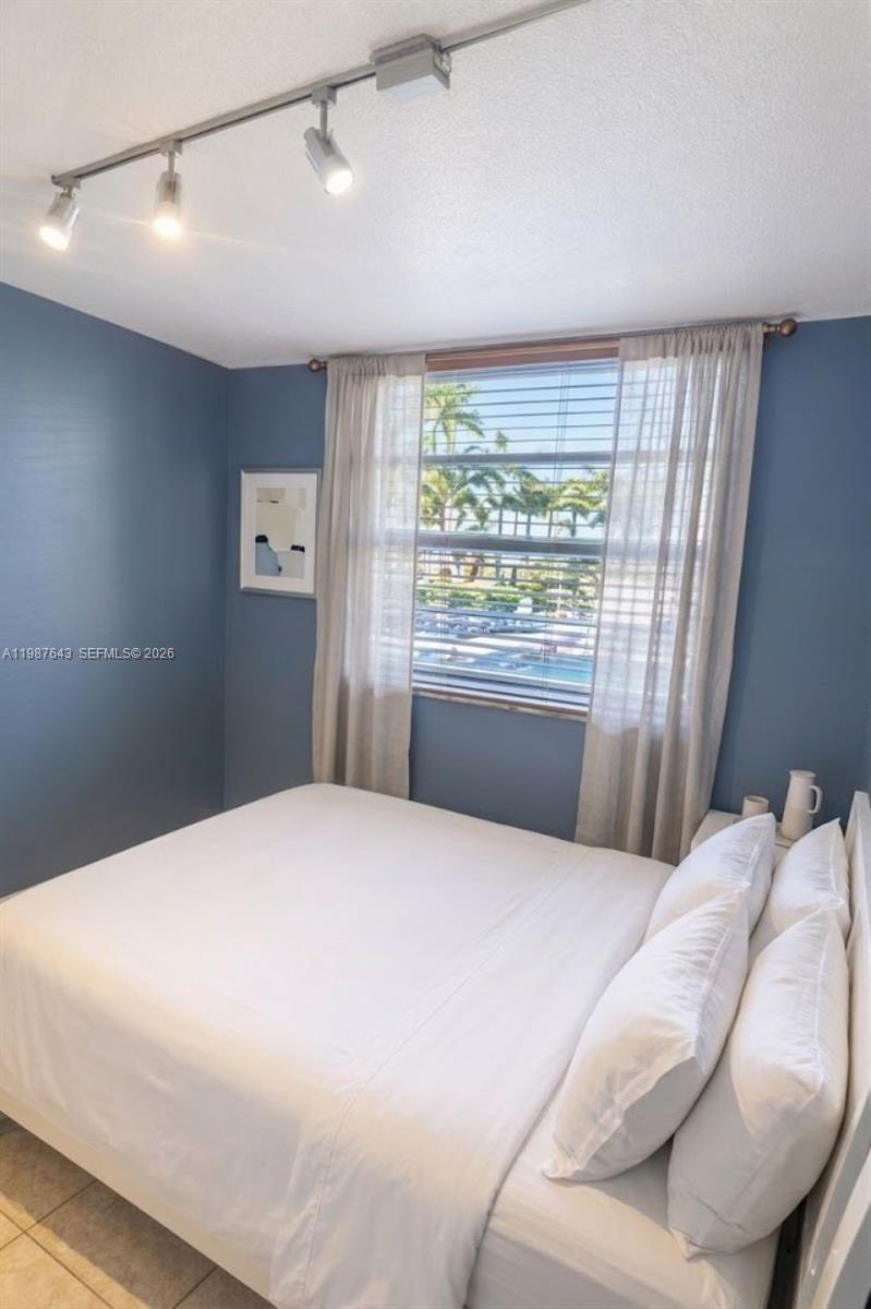 5055 NW 7th St #206, Miami FL 33126