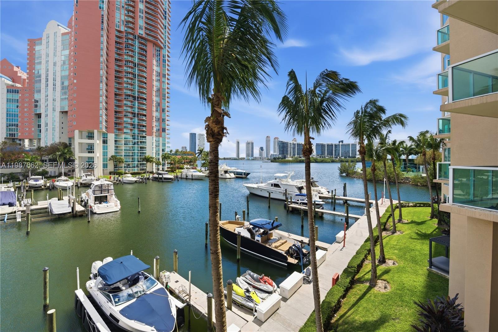 3330 NE 190th St #310, Aventura FL 33180
