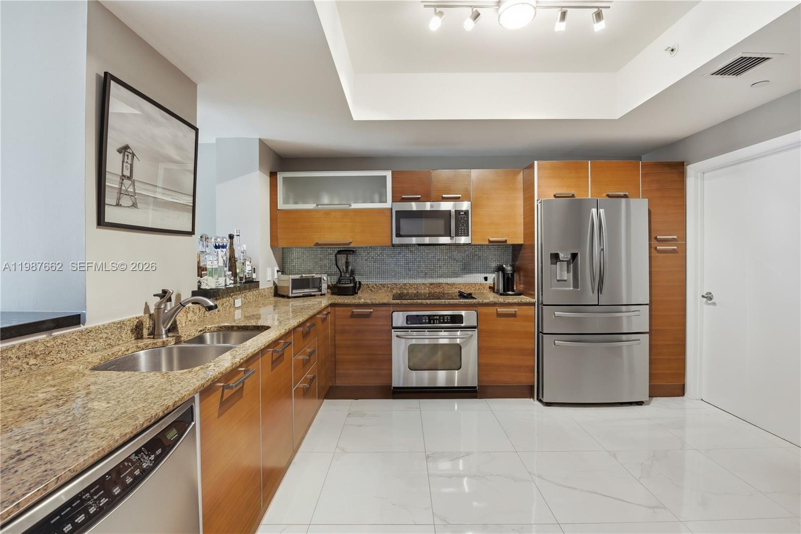 3330 NE 190th St #310, Aventura FL 33180
