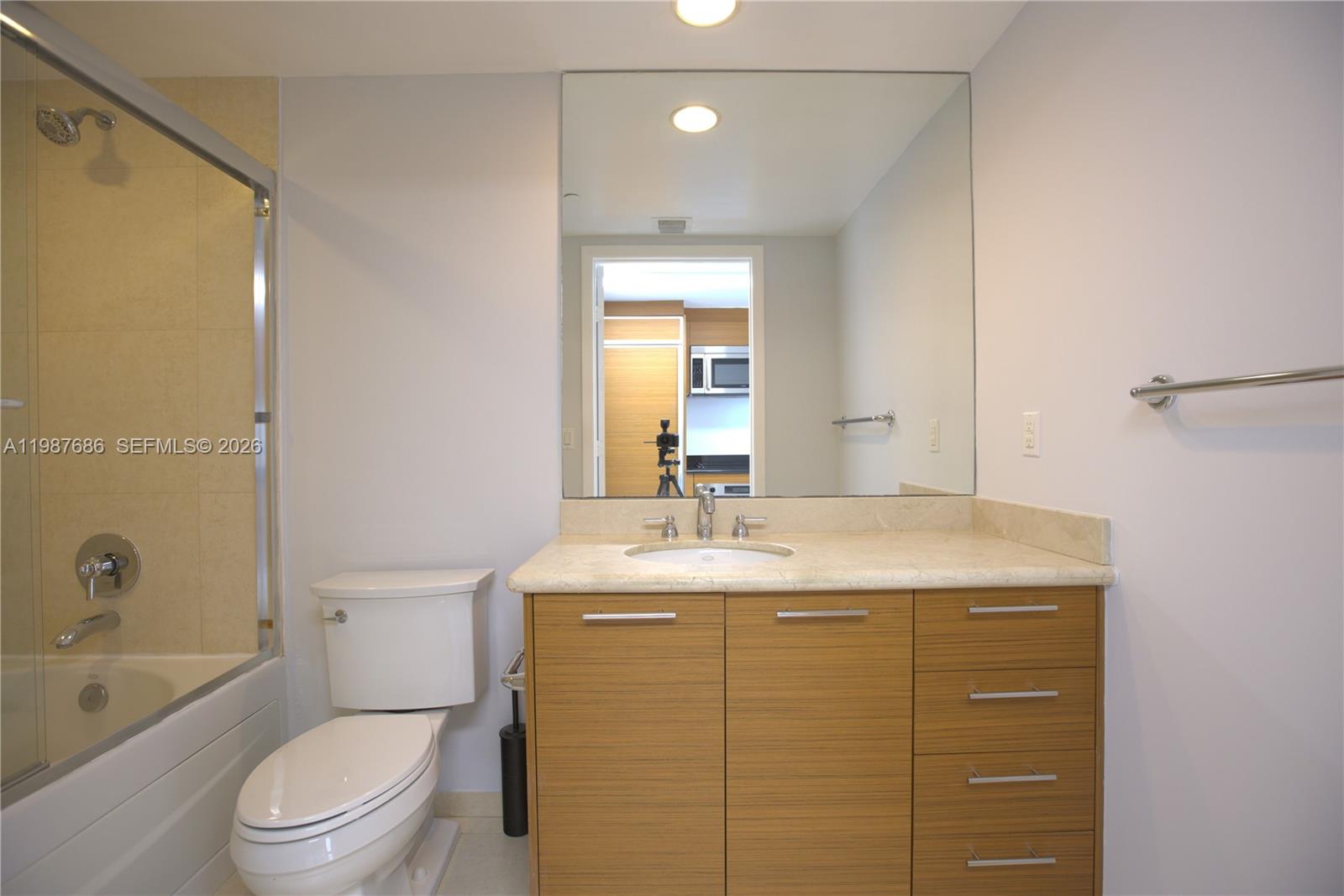 50 Biscayne Blvd #4909, Miami FL 33132