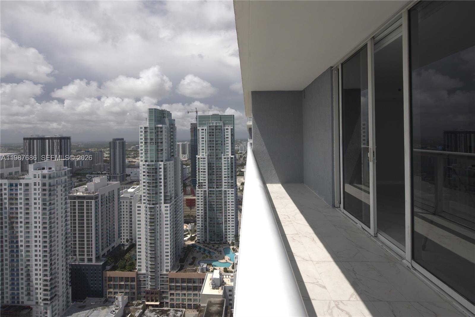 50 Biscayne Blvd #4909, Miami FL 33132