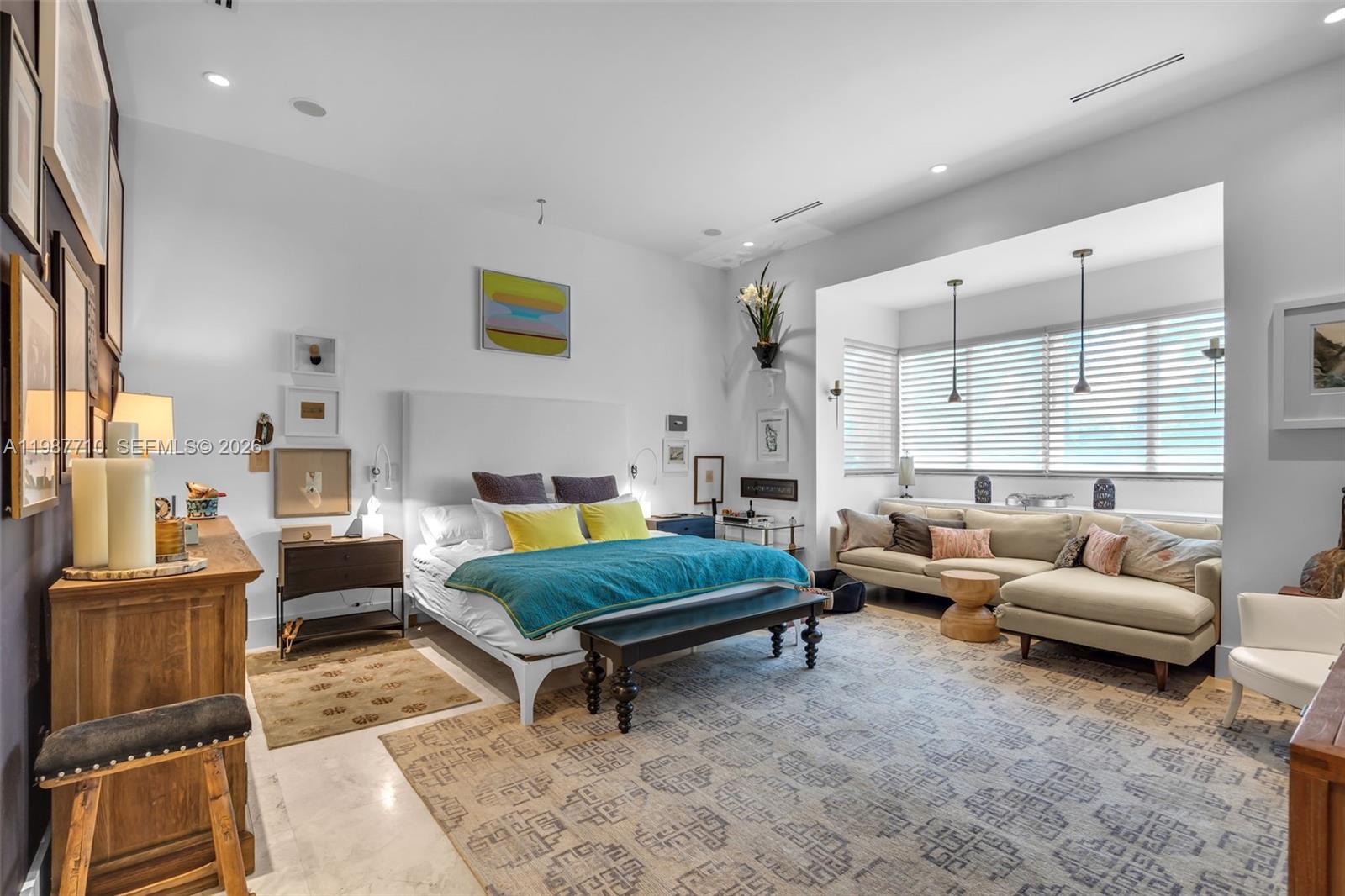 140 Hampton Ln, Key Biscayne FL 33149