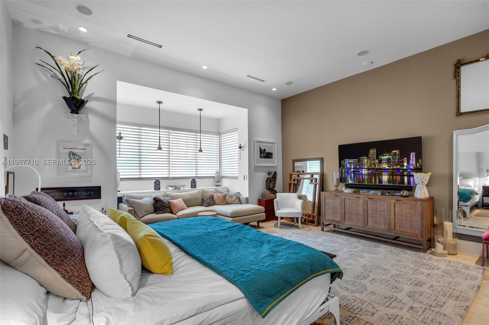 140 Hampton Ln, Key Biscayne FL 33149