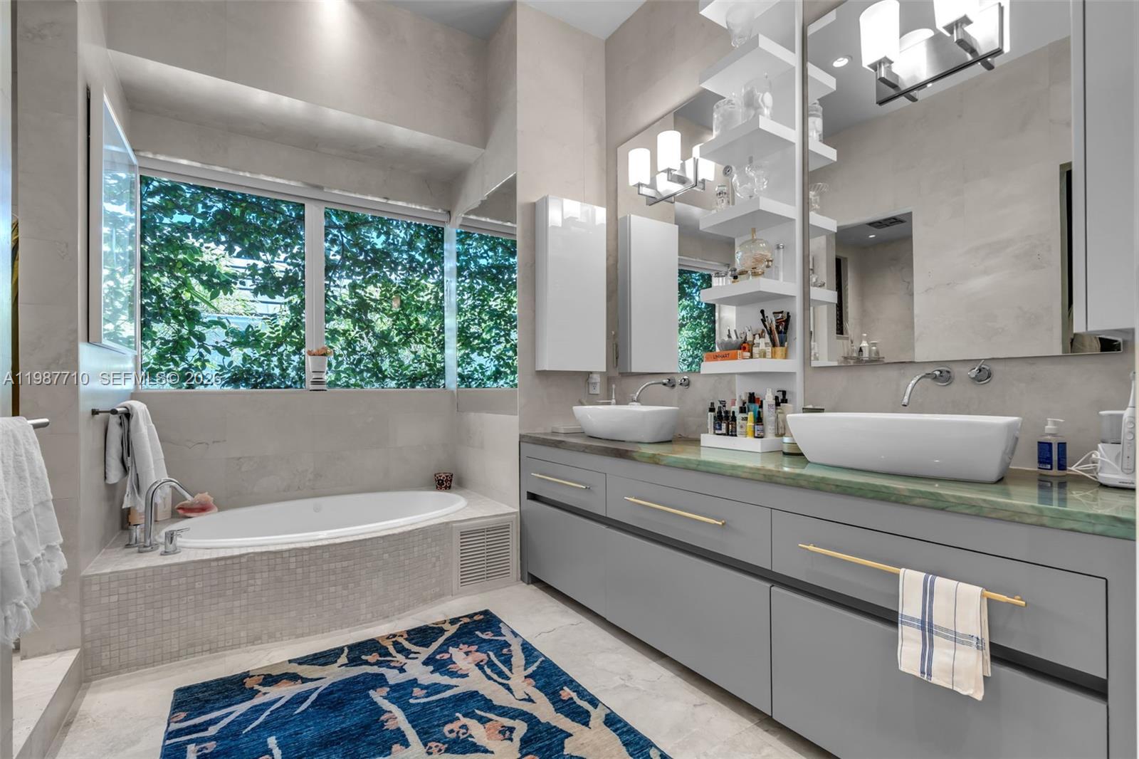 140 Hampton Ln, Key Biscayne FL 33149