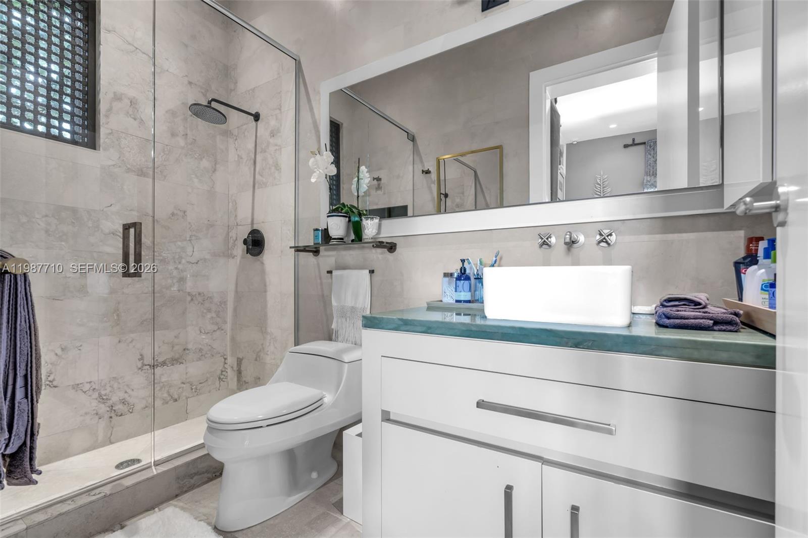 140 Hampton Ln, Key Biscayne FL 33149