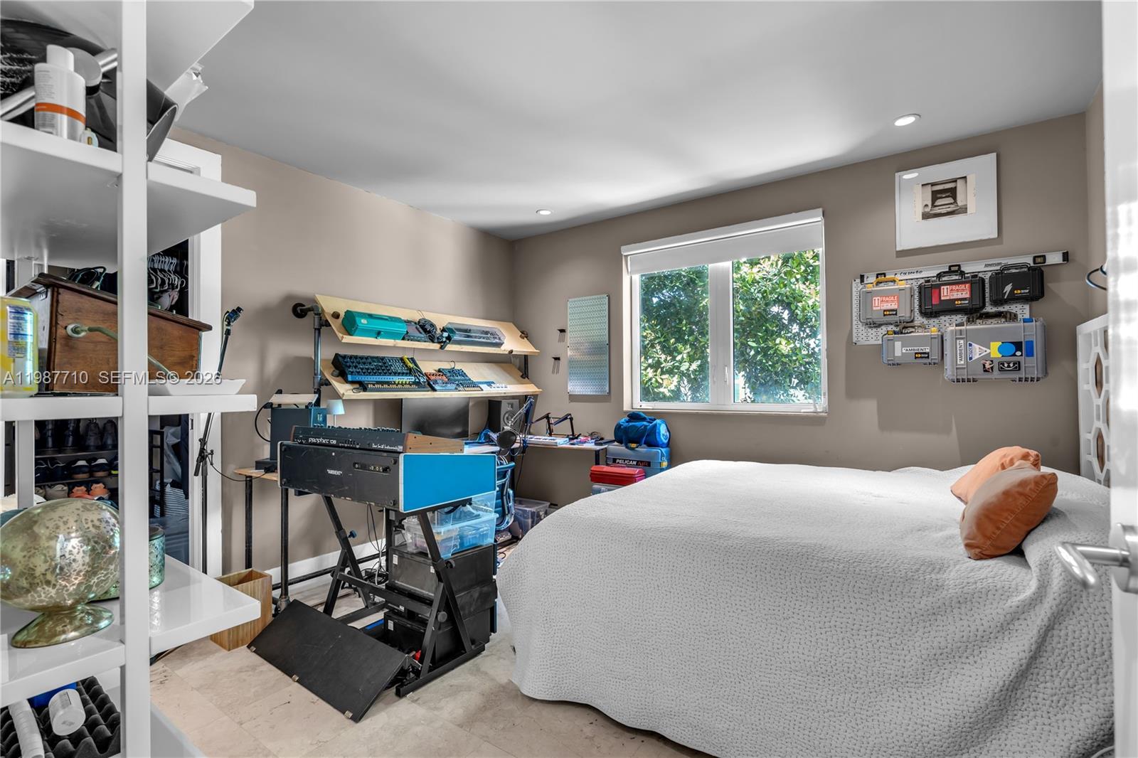 140 Hampton Ln, Key Biscayne FL 33149