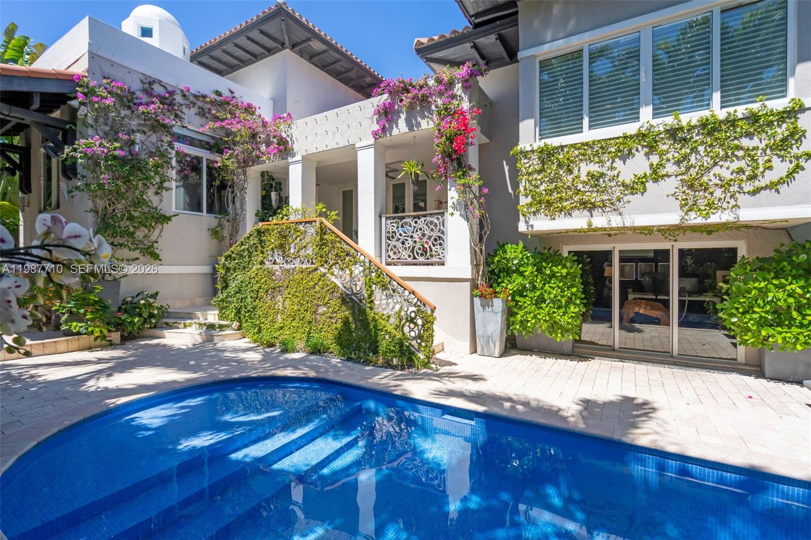 140 Hampton Ln, Key Biscayne FL 33149